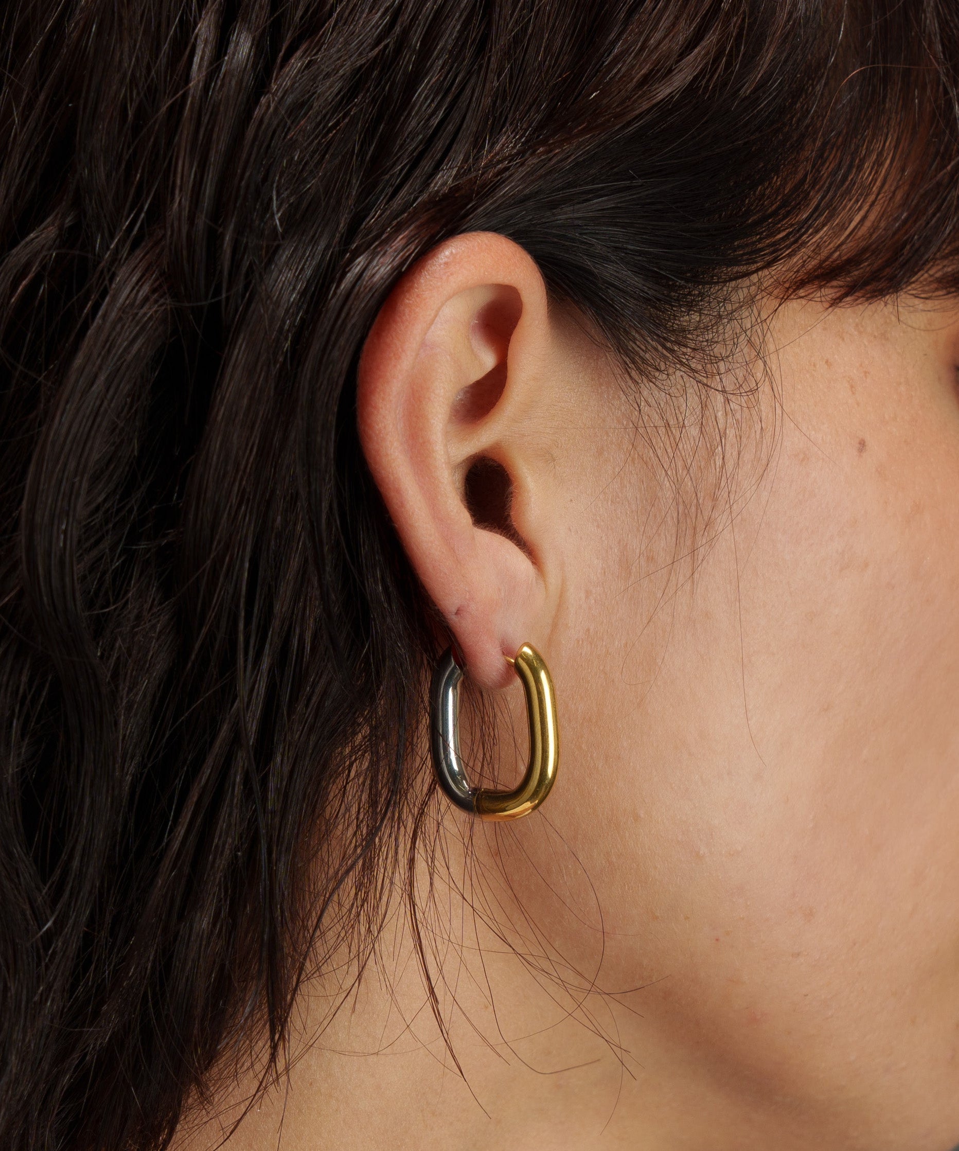 極美品！フープピアス ターンロック チェーントリミング カラーアシメトリカルピアス【Mix】 | tok