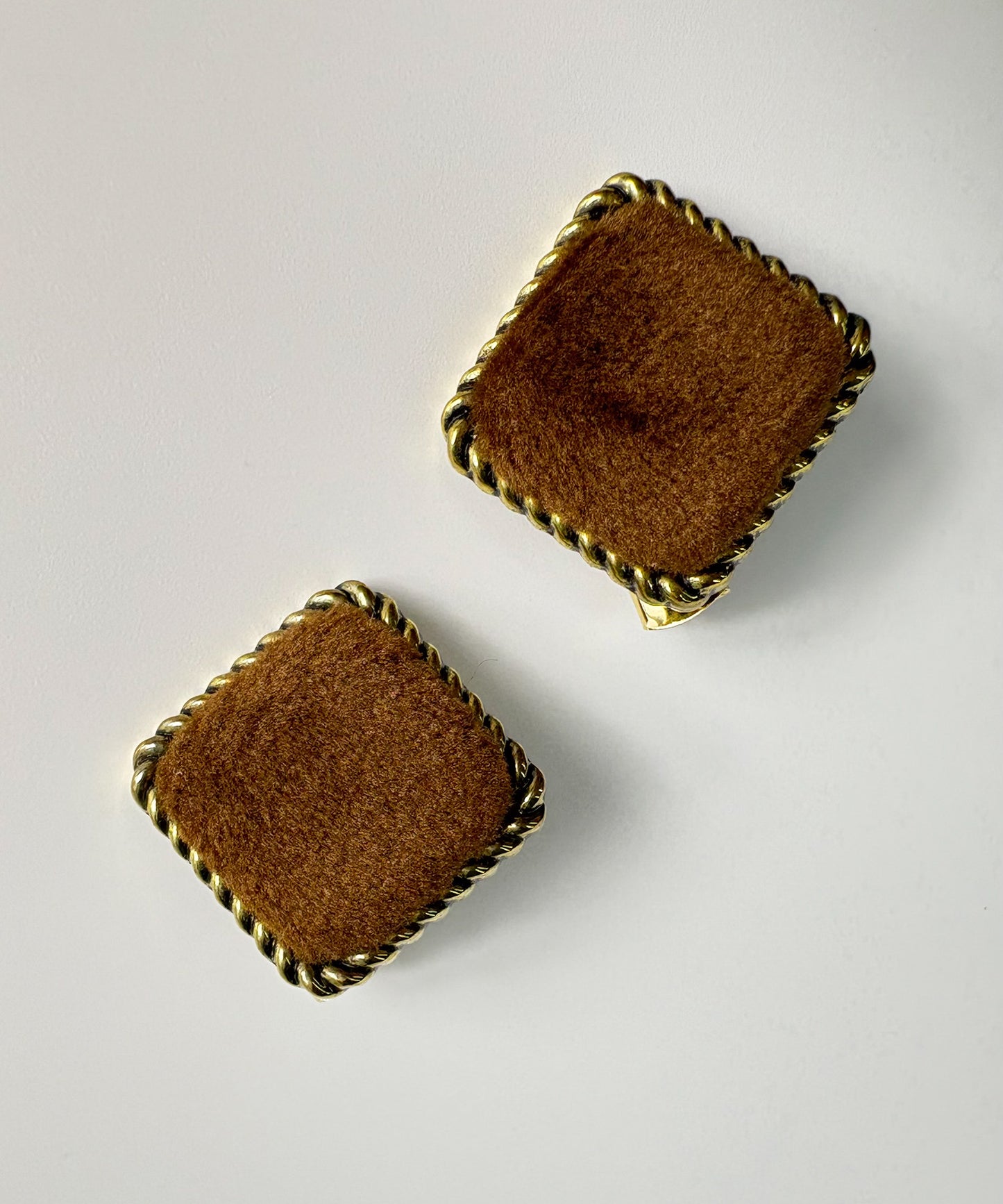ベロアスクエアピアス【Brown】