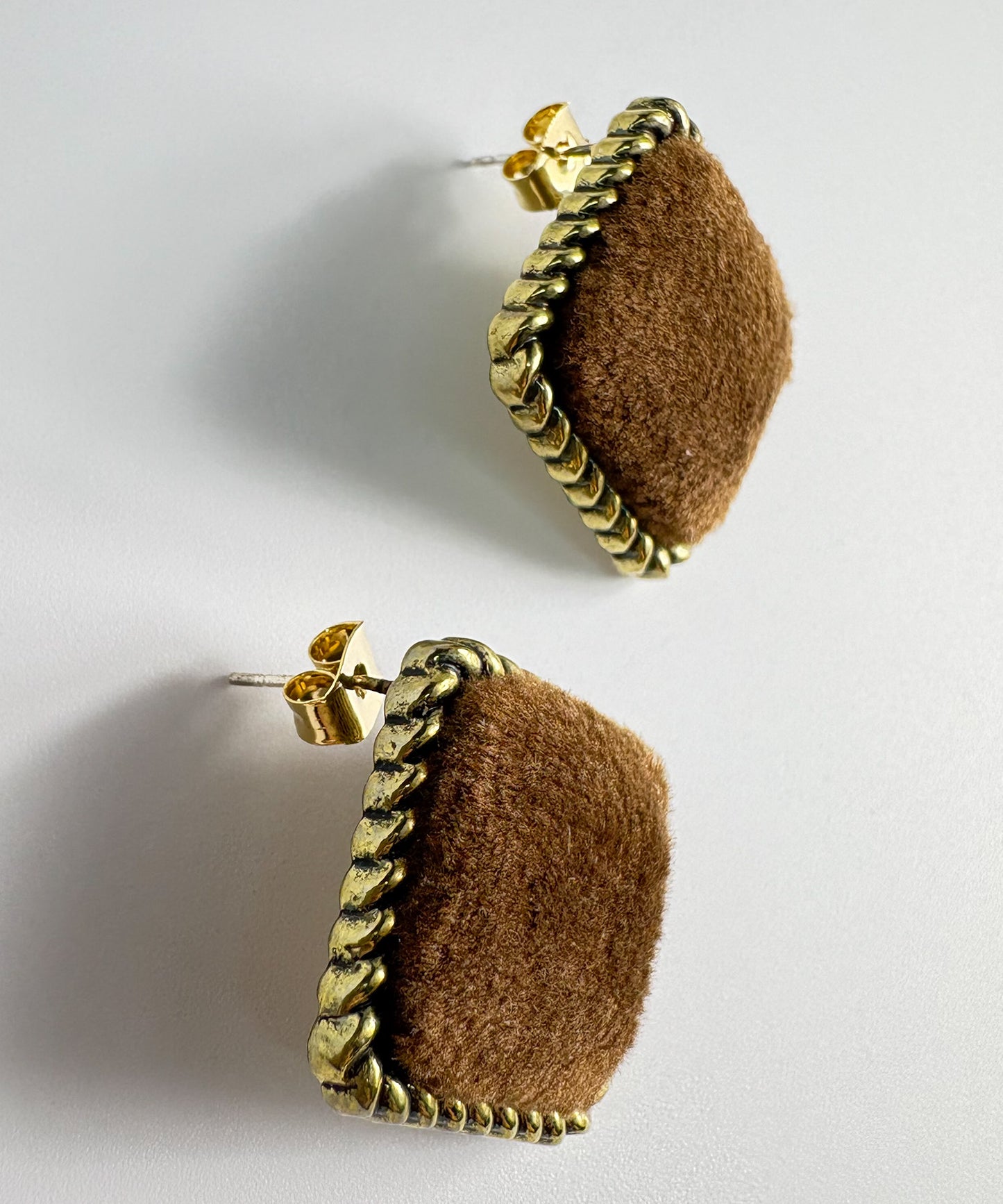 ベロアスクエアピアス【Brown】
