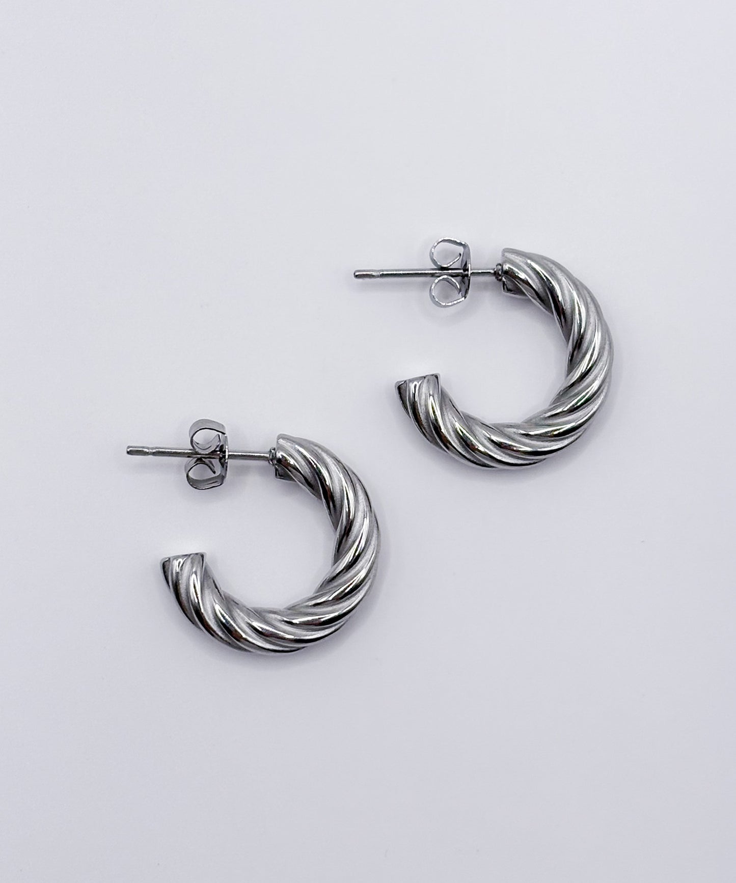 型押しラインスモールピアス【Silver】