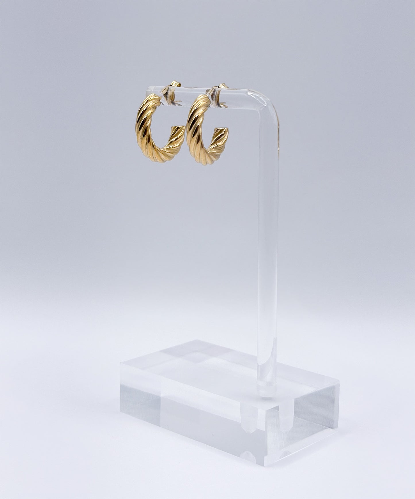 型押しラインスモールピアス【Gold】