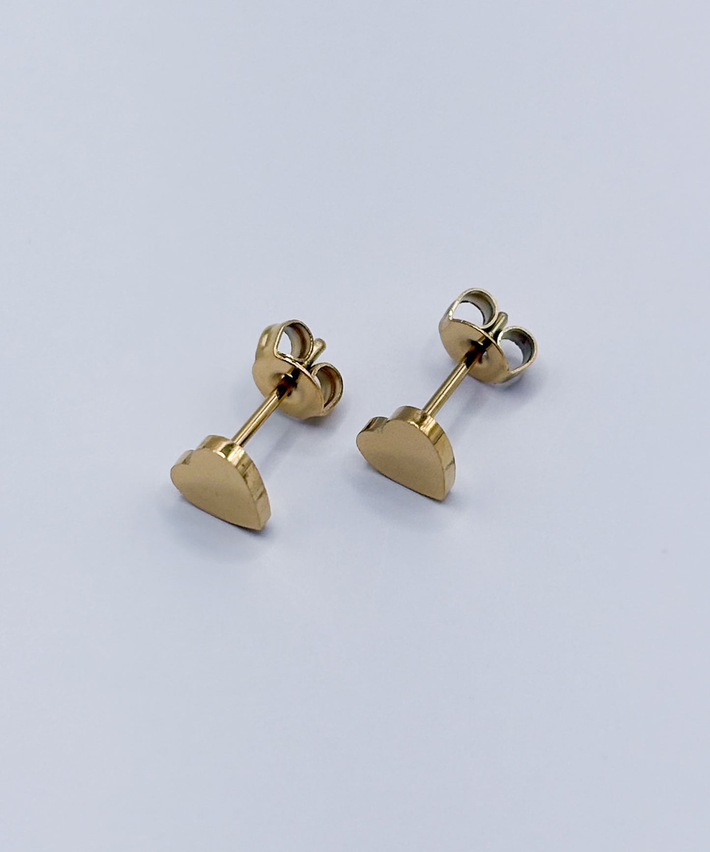 ポイントハートプチピアス【Gold】