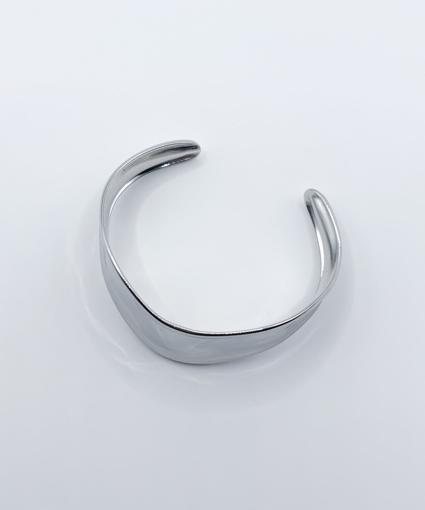 ボリュームウェーブバングル【Silver】
