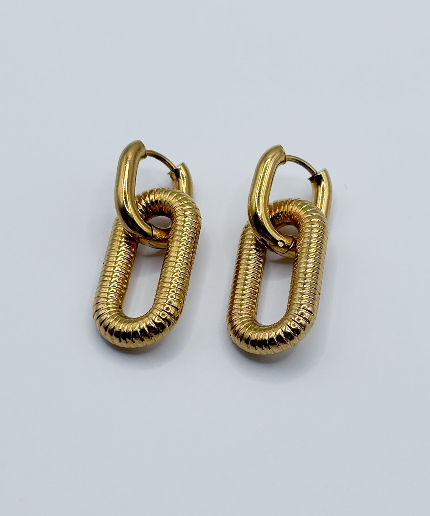 オーバルコイル風ピアス【Gold】