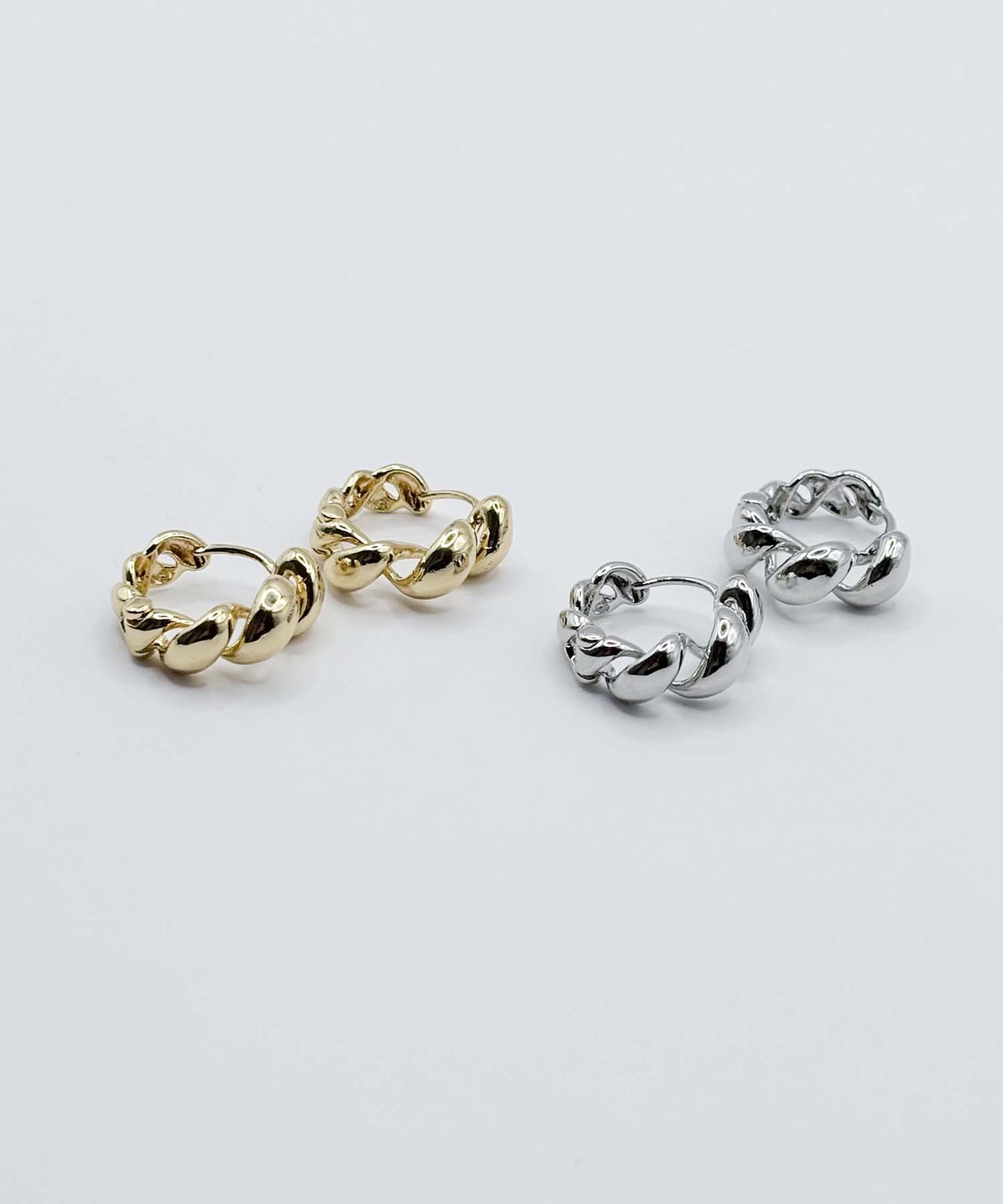 スカルプチュラルコイルピアス【Gold】