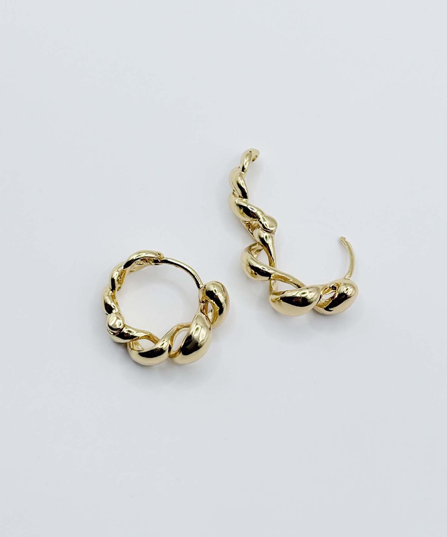 スカルプチュラルコイルピアス【Gold】