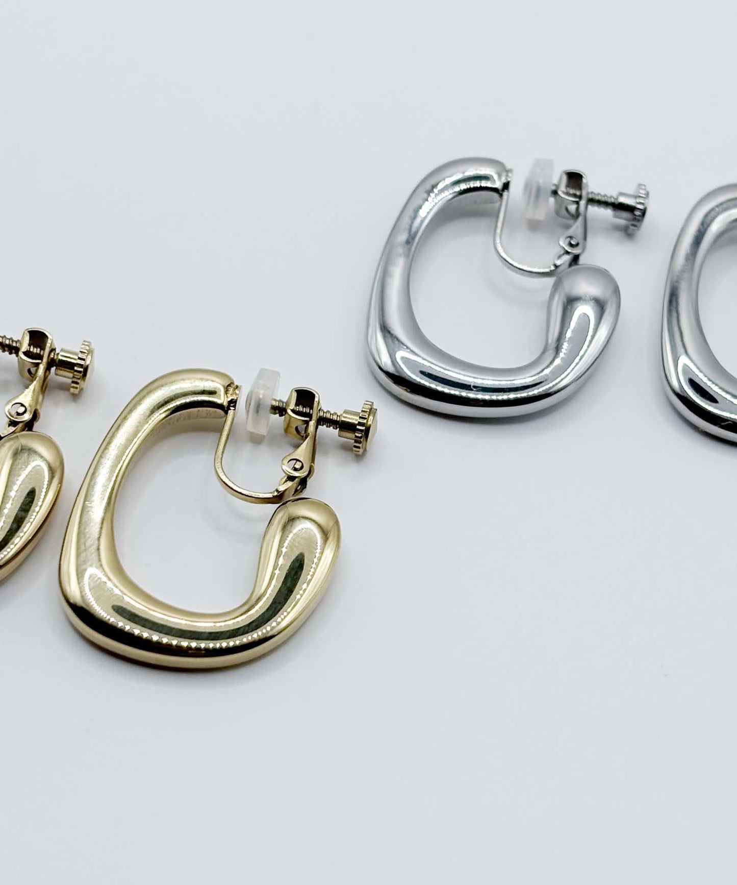 ラウンドネスカーブイヤリング【Gold】