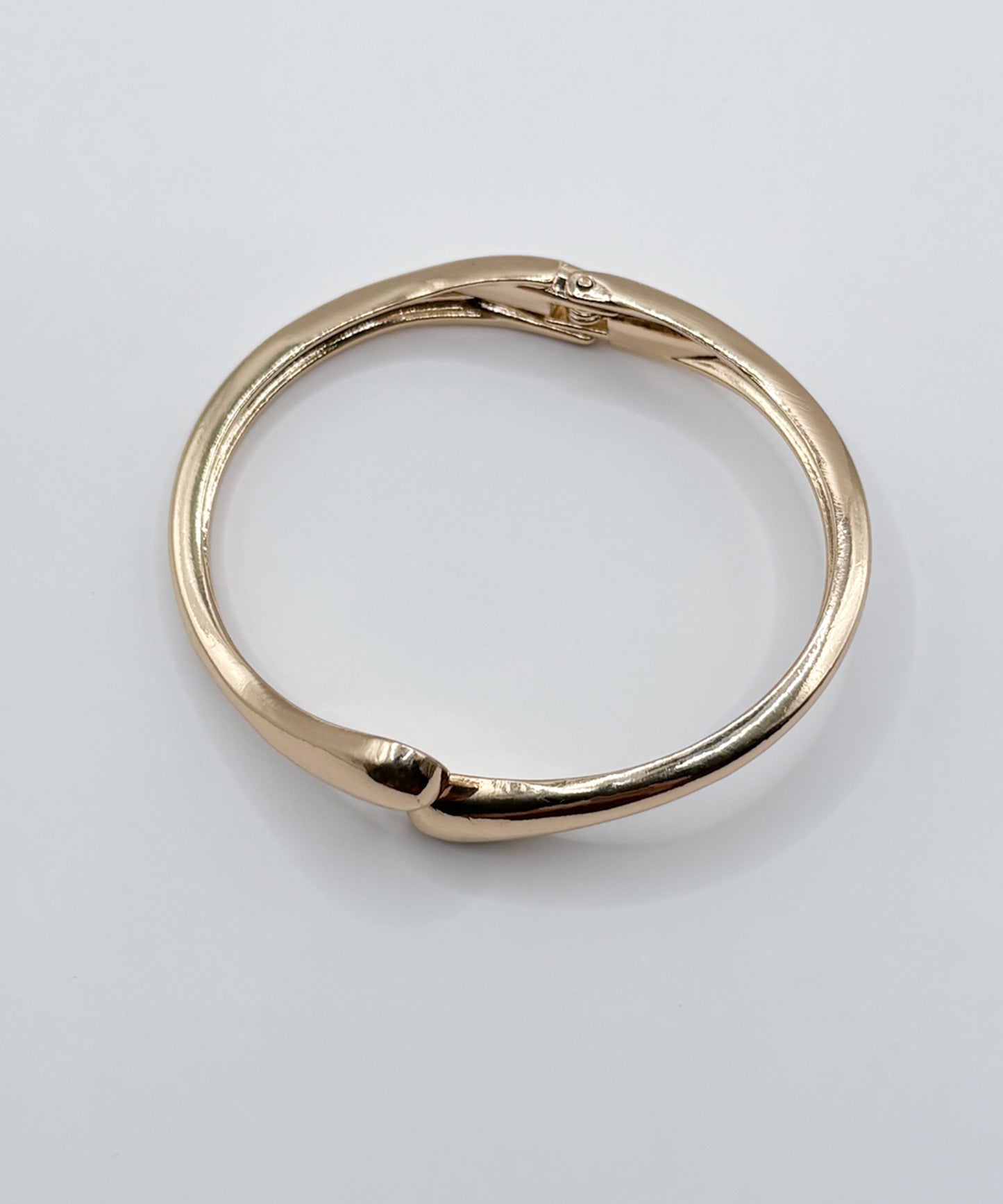 ホールドリストバングル【Gold】