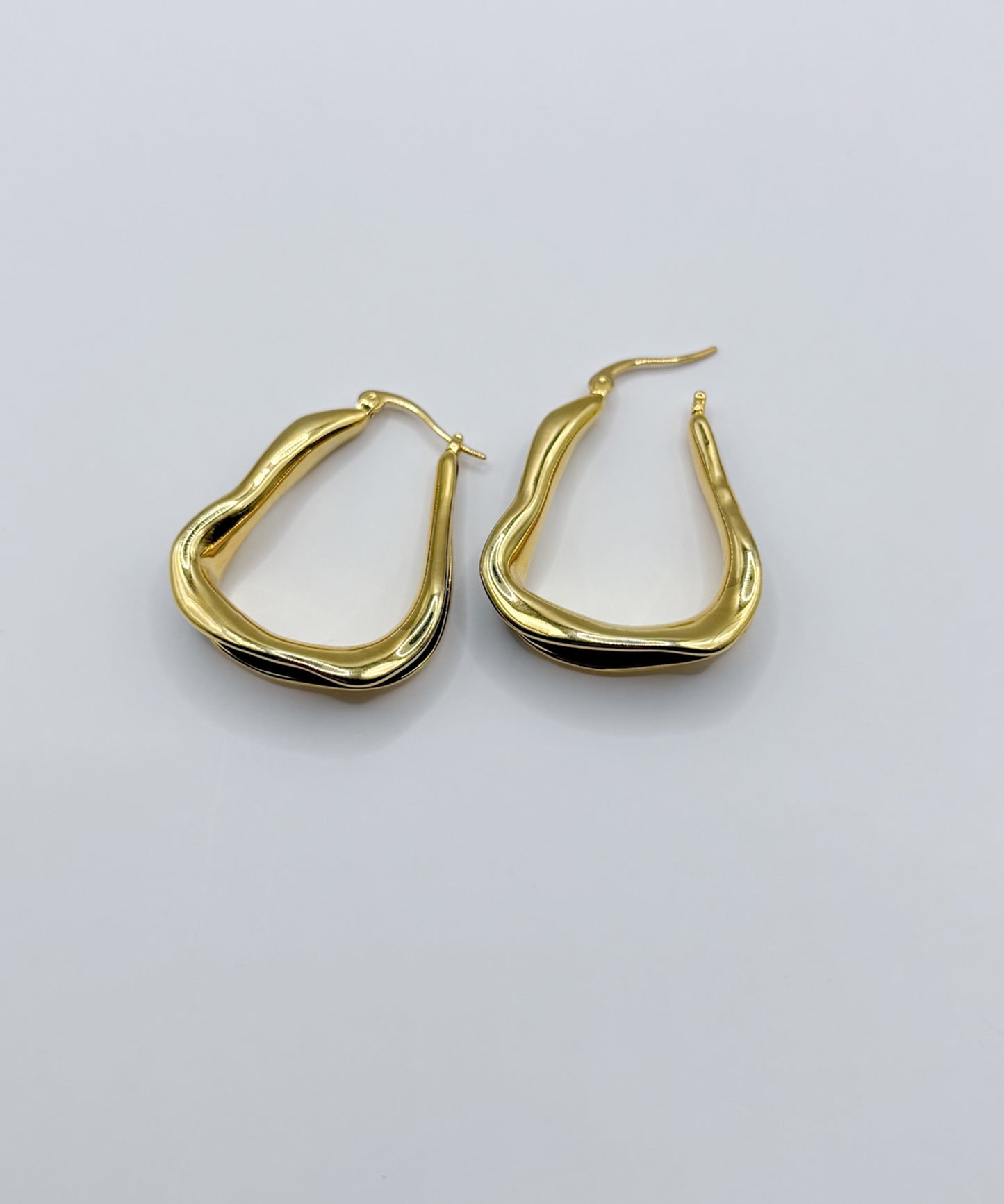 カラーラインワープドピアス			【Gold×Black】