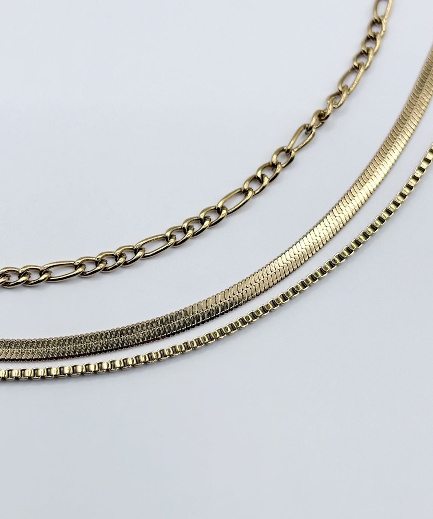 センタースネークチェーン3連ネックレス			【Gold】