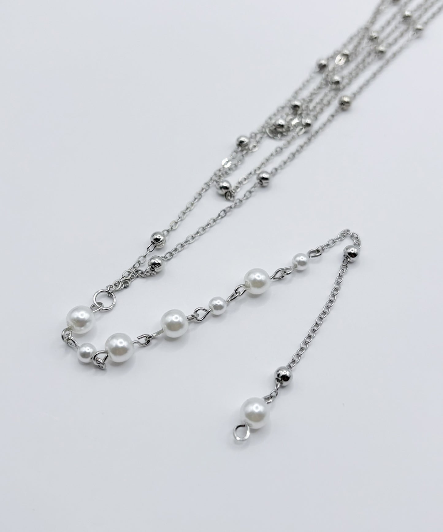 パールボール3連Y字ネックレス【Silver】