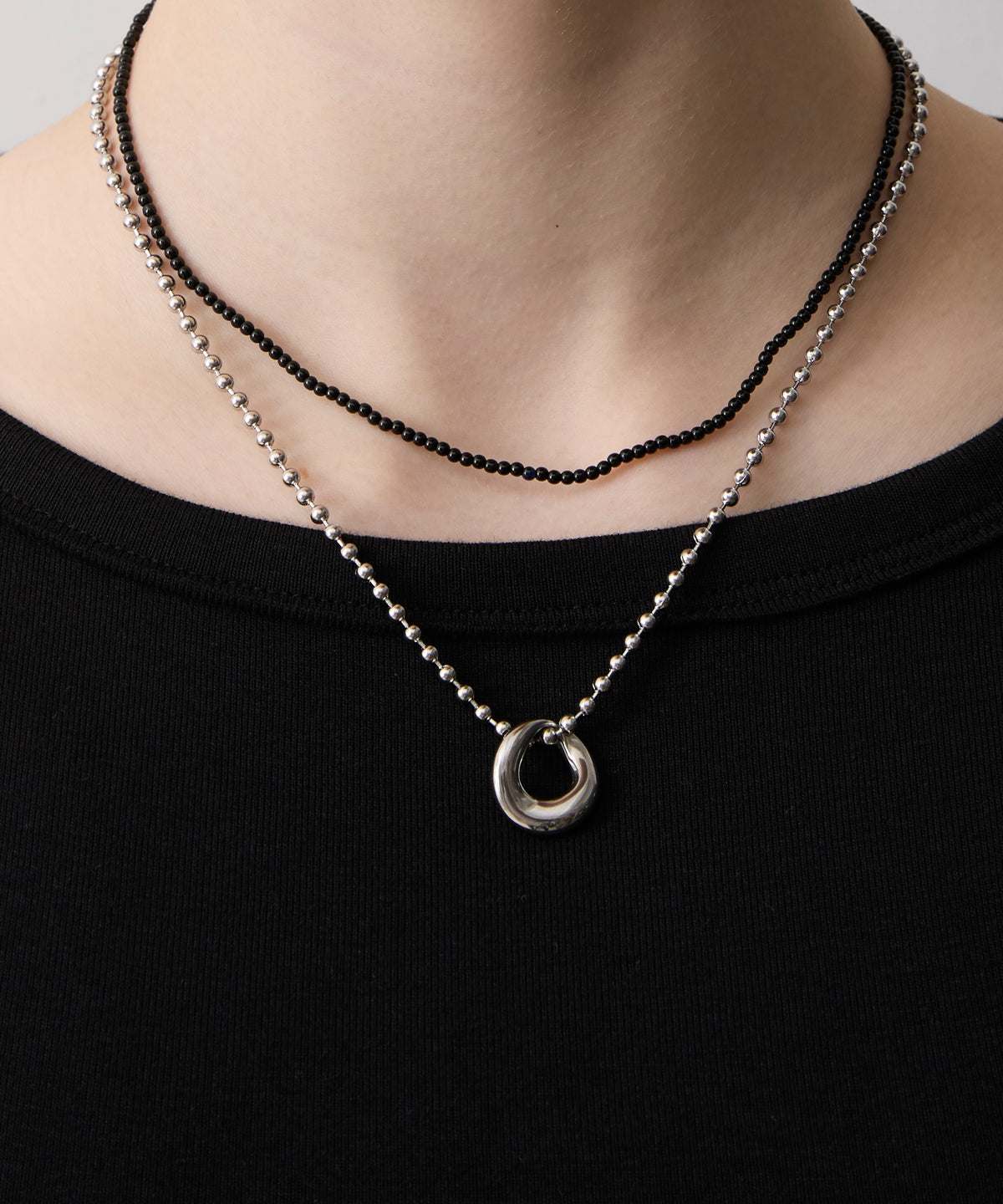 Blackビーズボールチェーンネックレス【Silver】