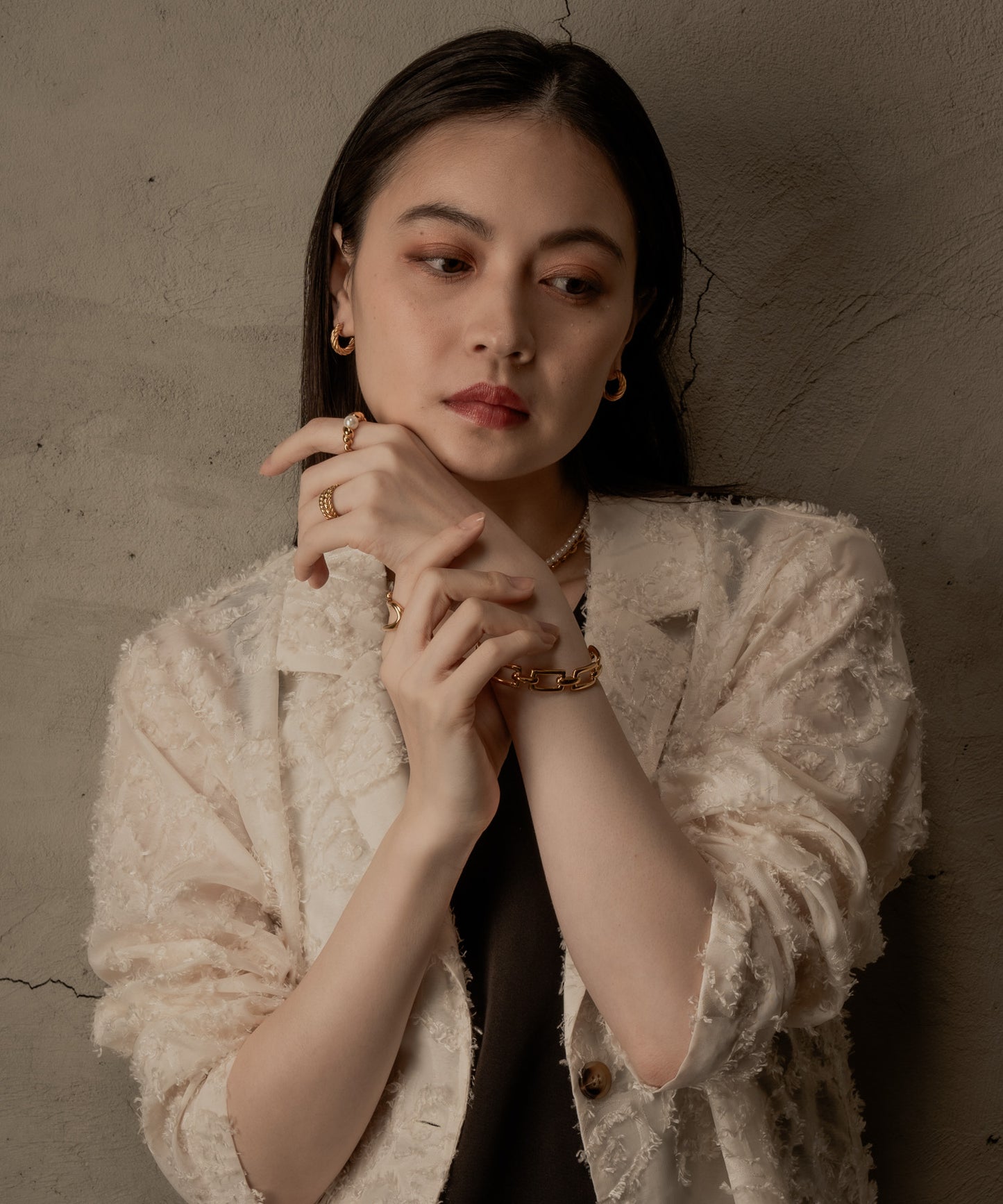 型押しラインスモールピアス【Gold】