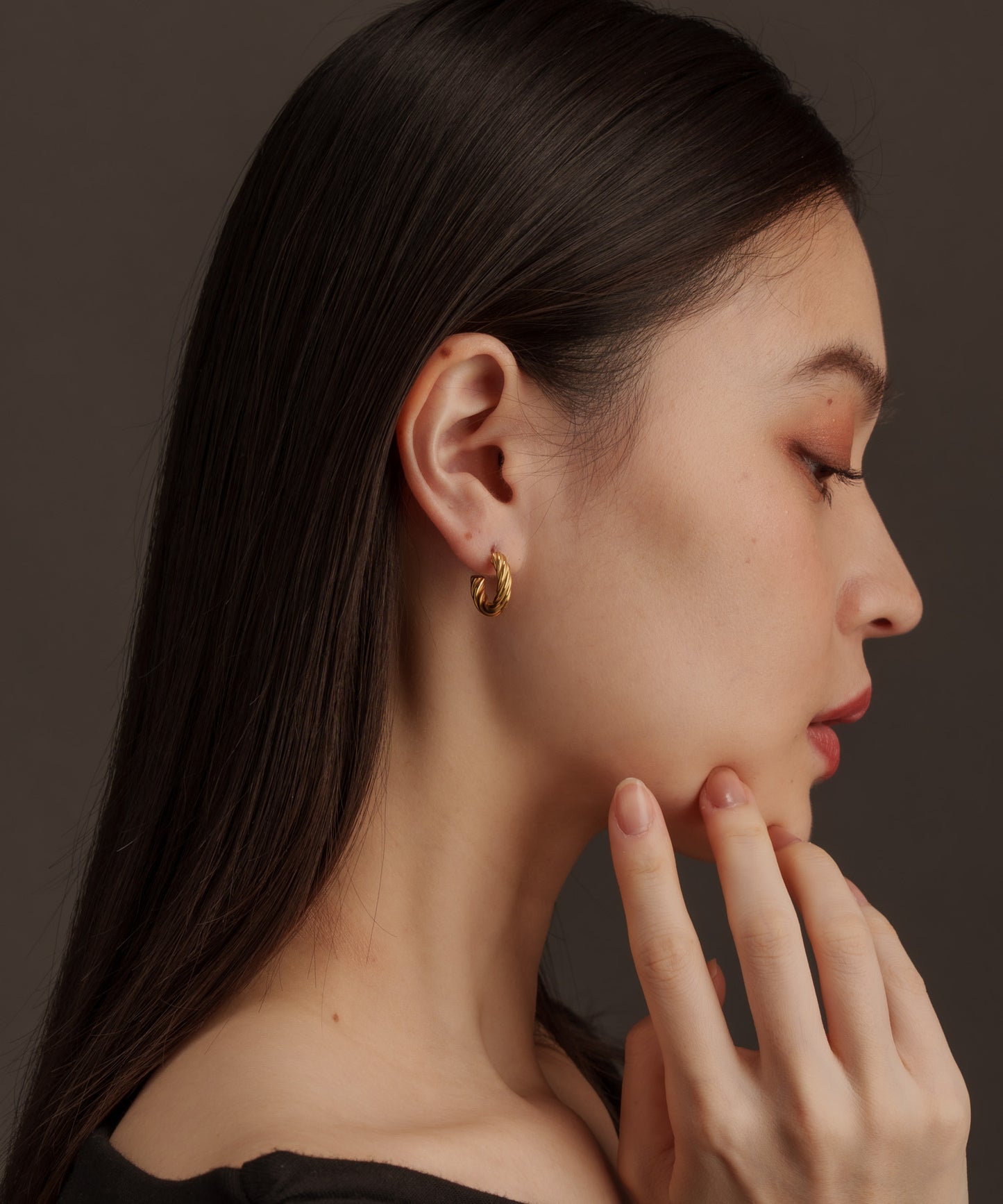 型押しラインスモールピアス【Gold】