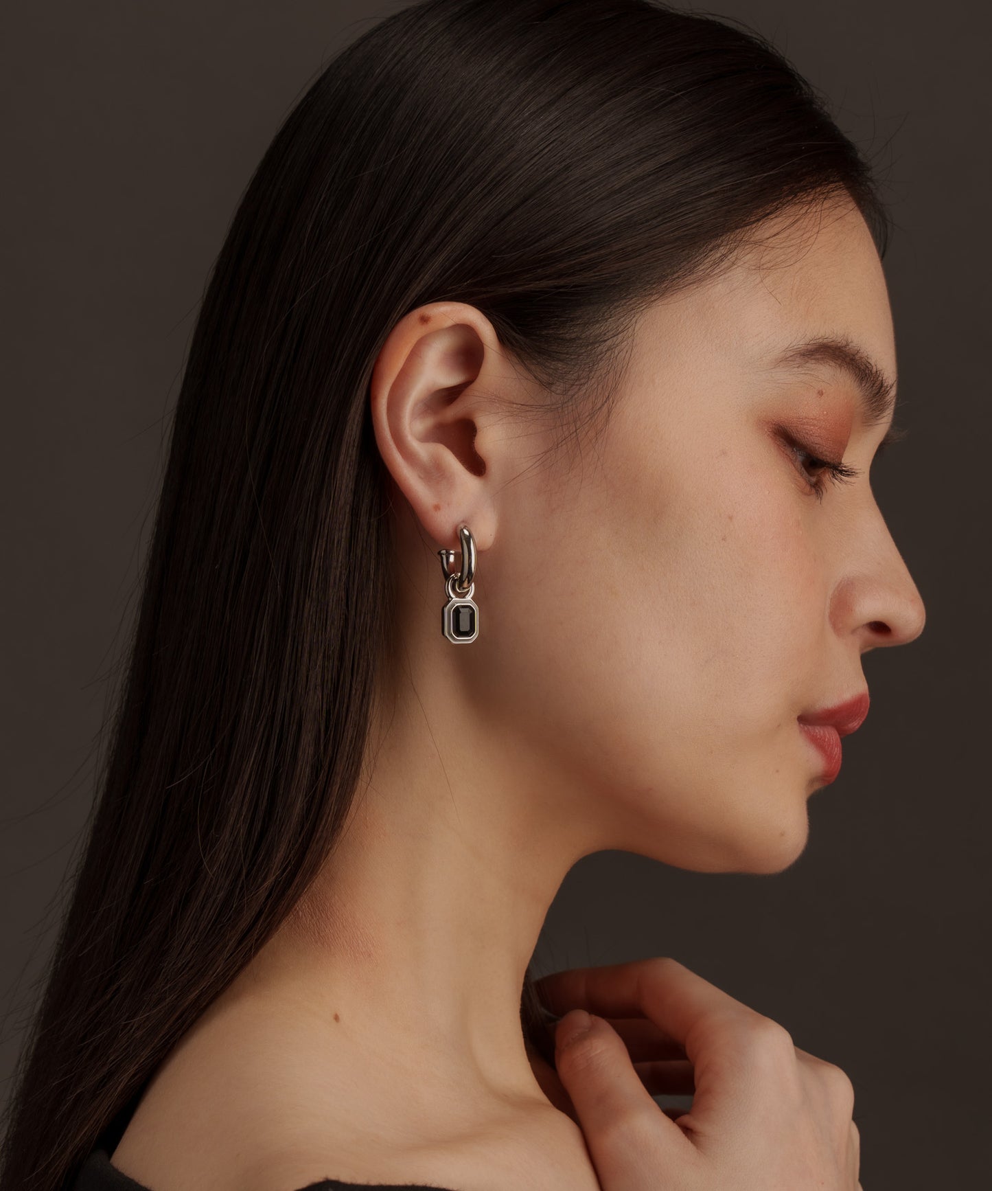 スクエアストーンヴィンテージピアス	【Silver×Black】