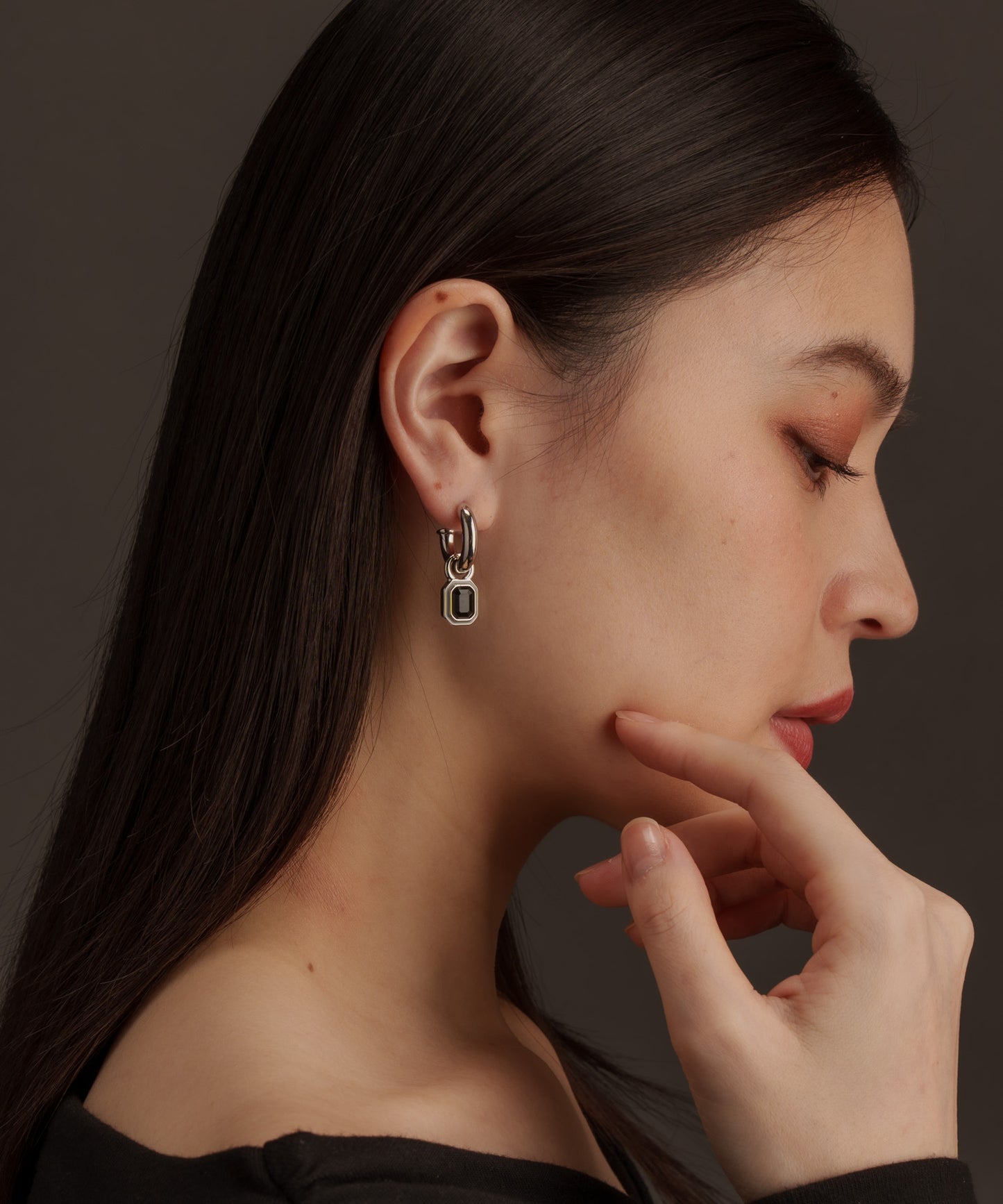 スクエアストーンヴィンテージピアス	【Silver×Black】