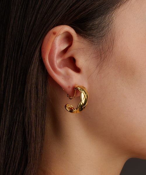 キルティング風イヤリング【Gold】 | tok