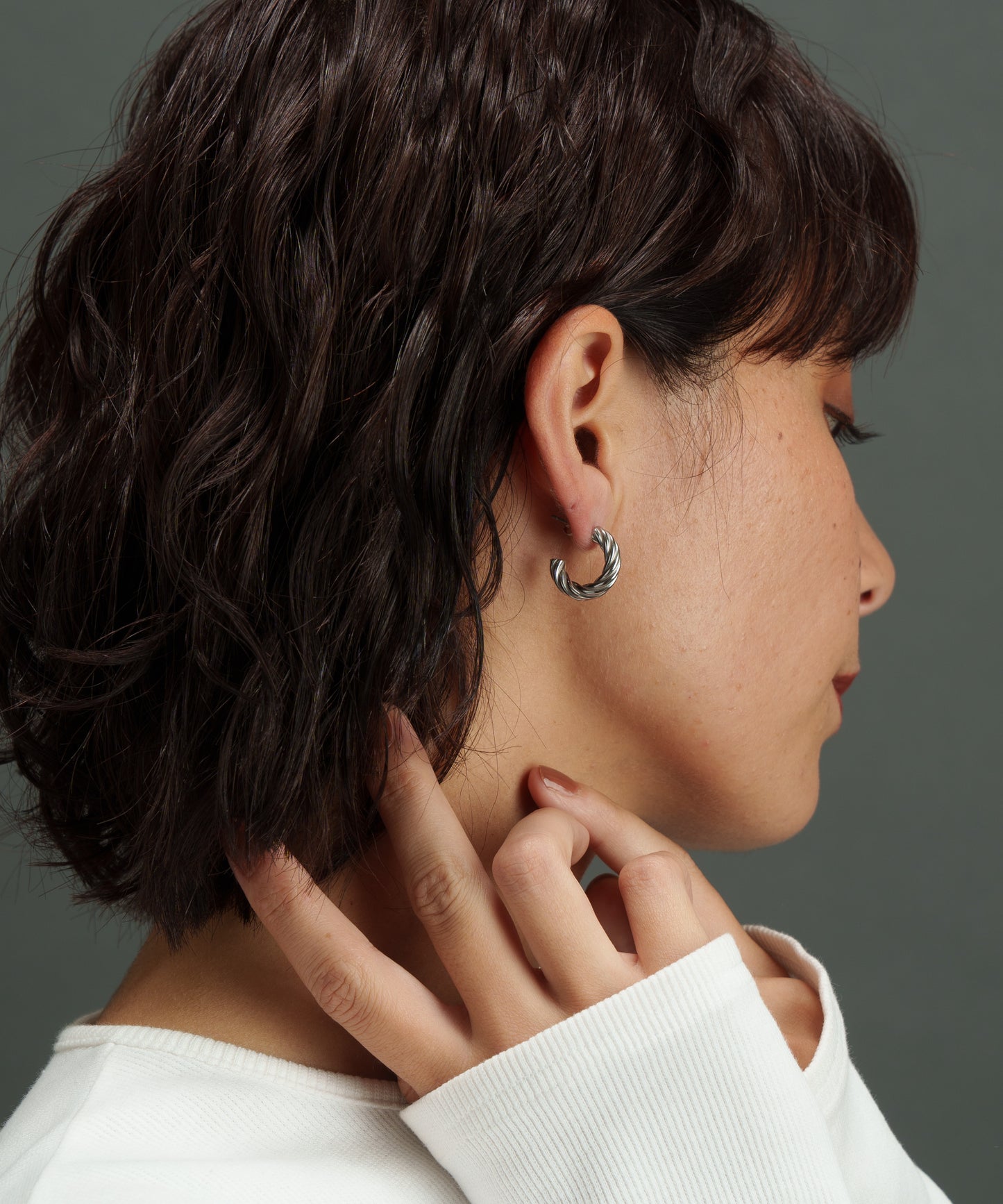 型押しラインスモールピアス【Silver】