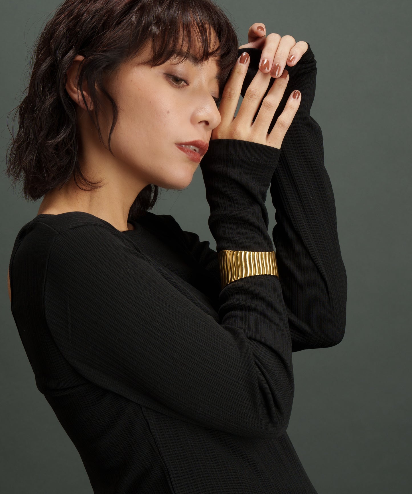 ウェービングボリュームバングル【Gold】