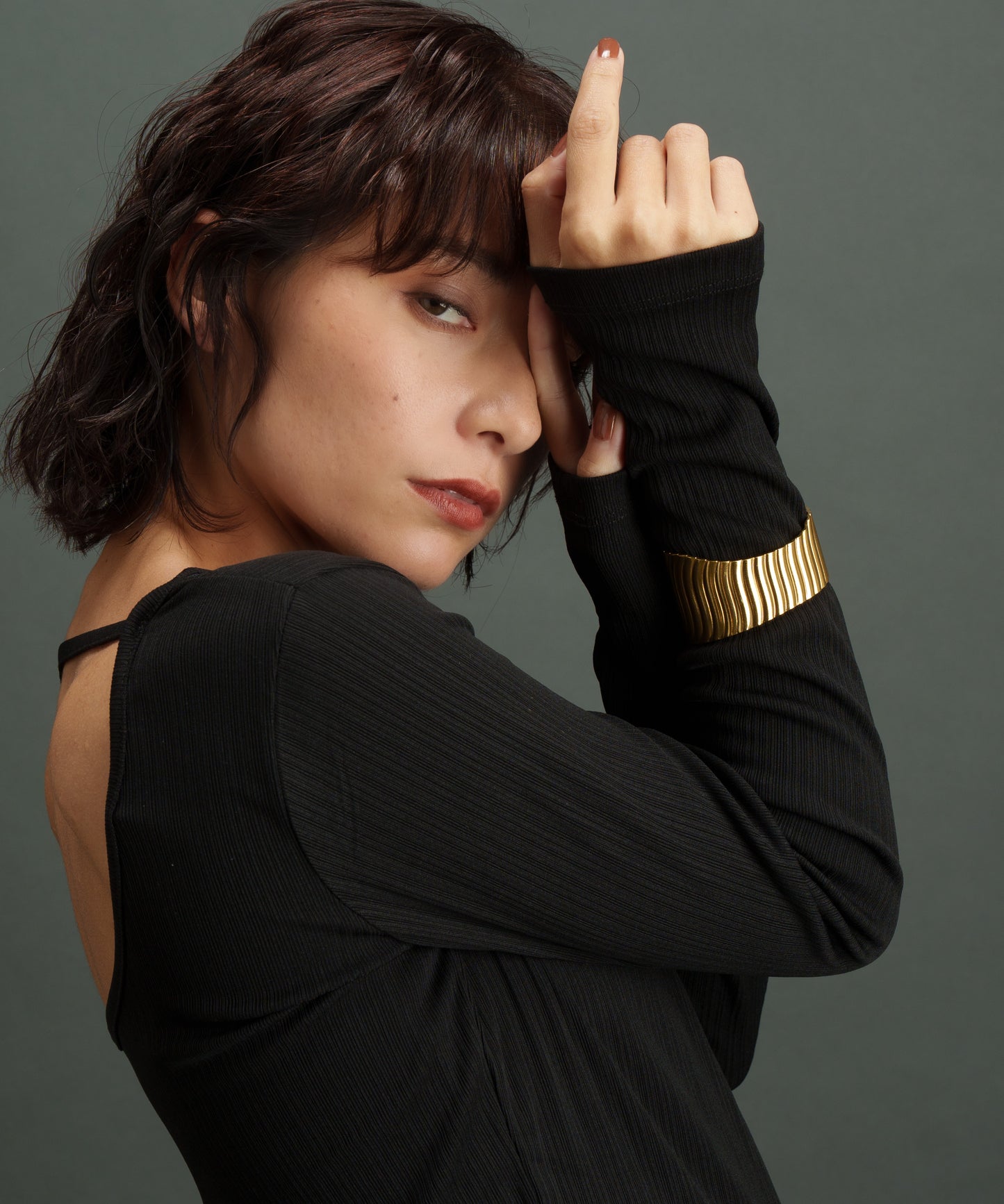 ウェービングボリュームバングル【Gold】