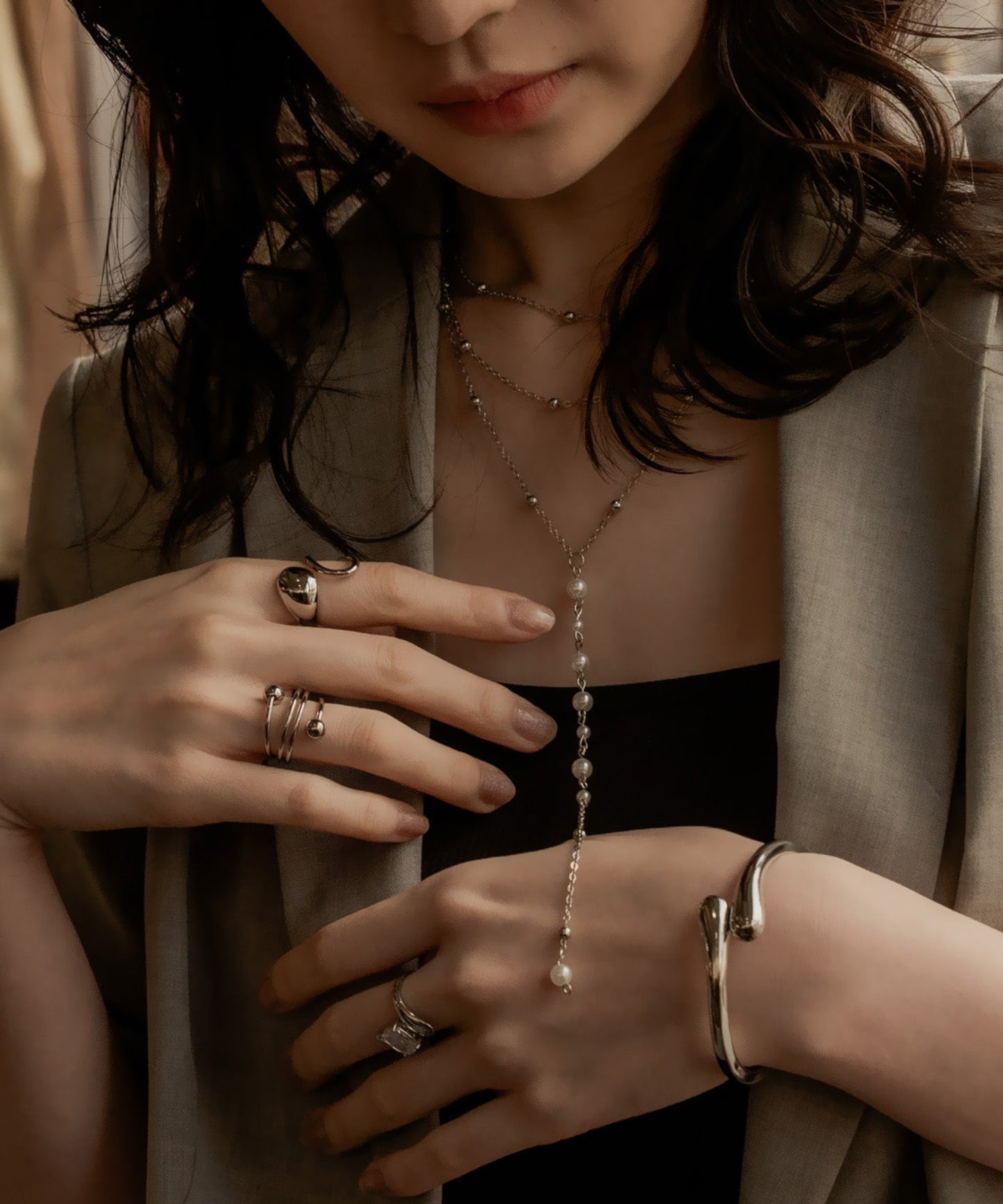 パールボール3連Y字ネックレス【Silver】