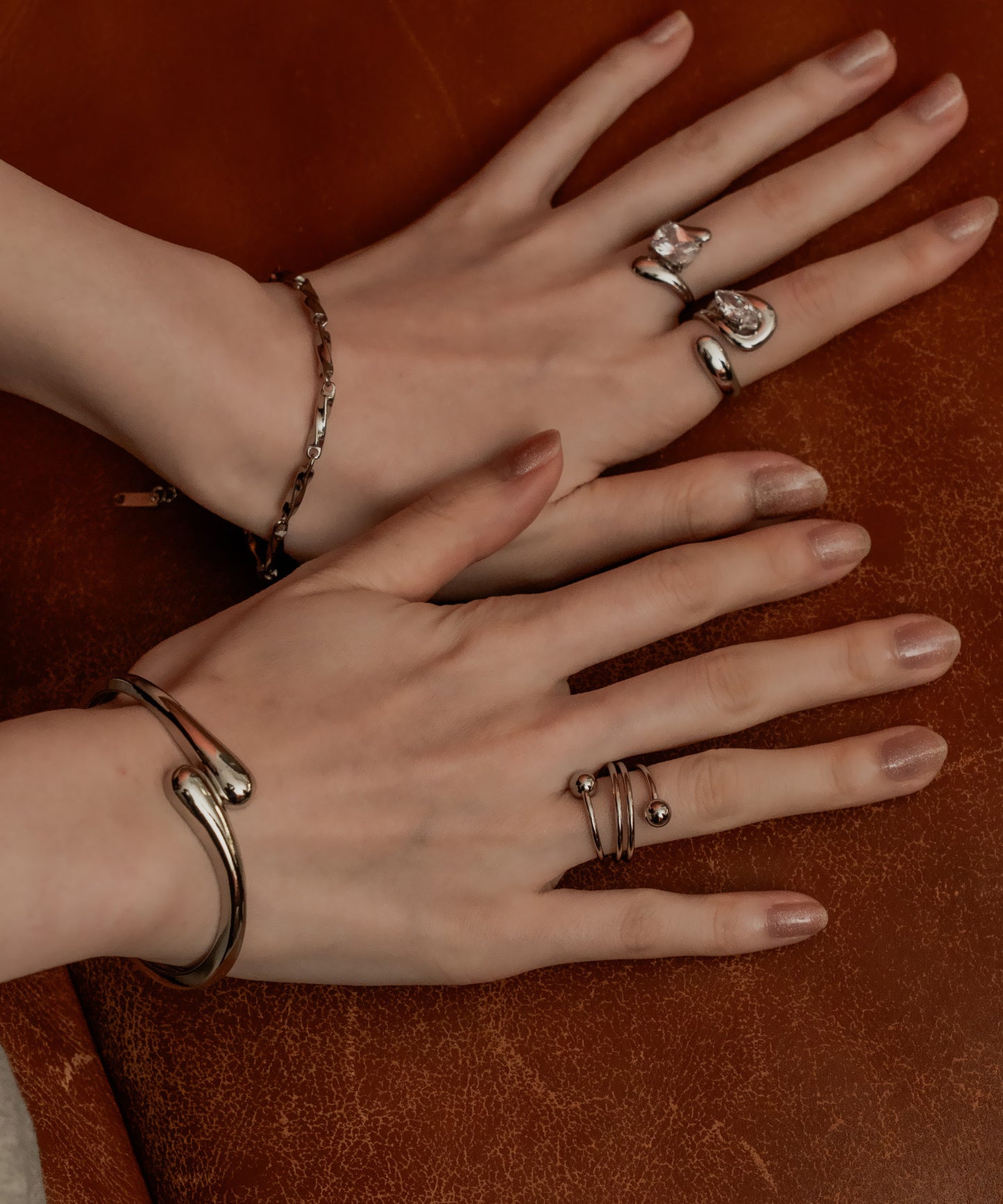 ホールドリストバングル【Silver】