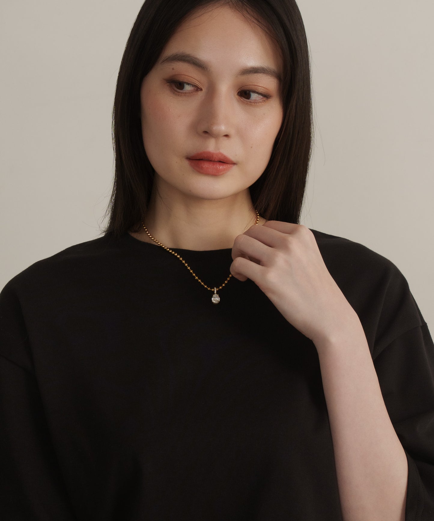 ボールチェーンティアドロップネックレス【Gold×Clear】