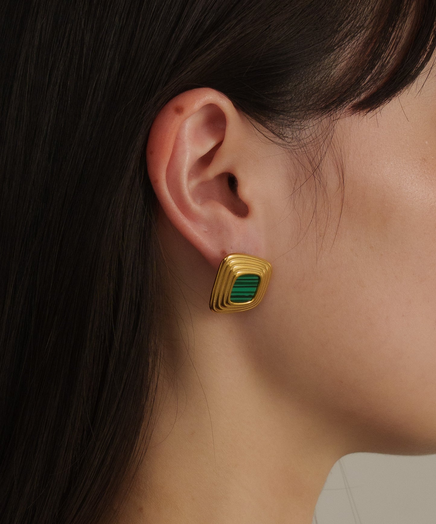 ディストーテッドスクエアピアス【Gold×Green】