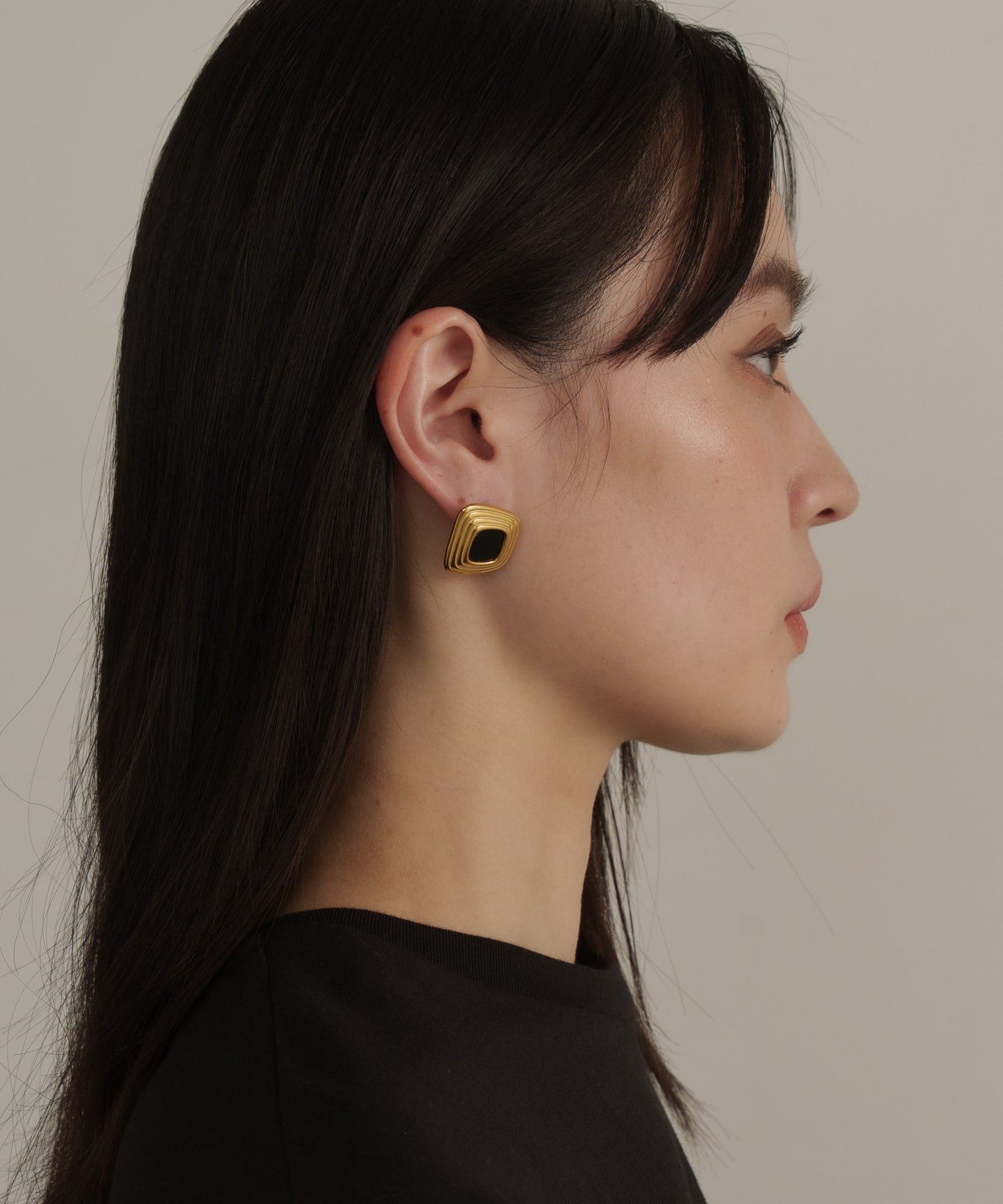 ディストーテッドスクエアピアス【Gold×Black】