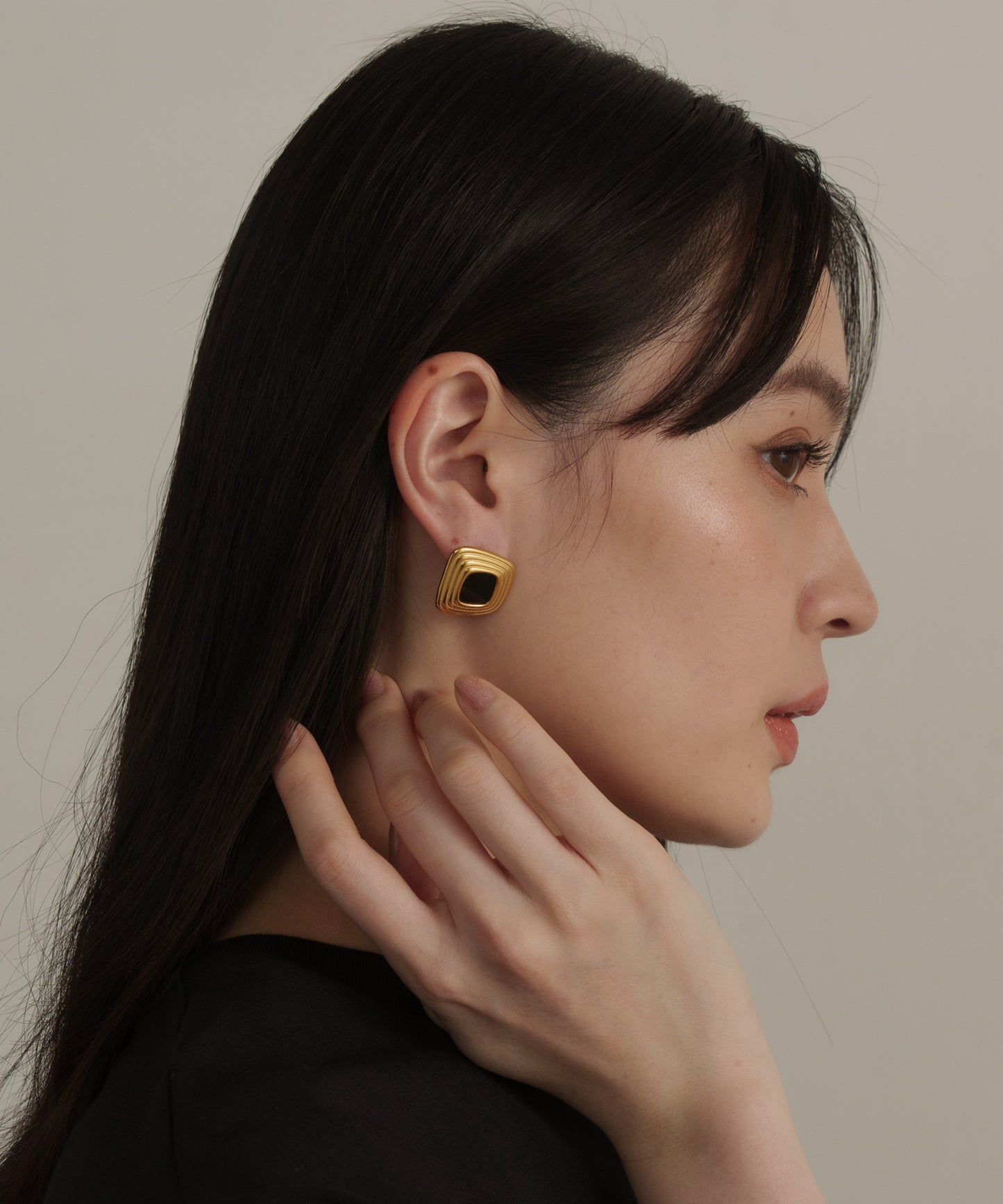 ディストーテッドスクエアピアス【Gold×Black】