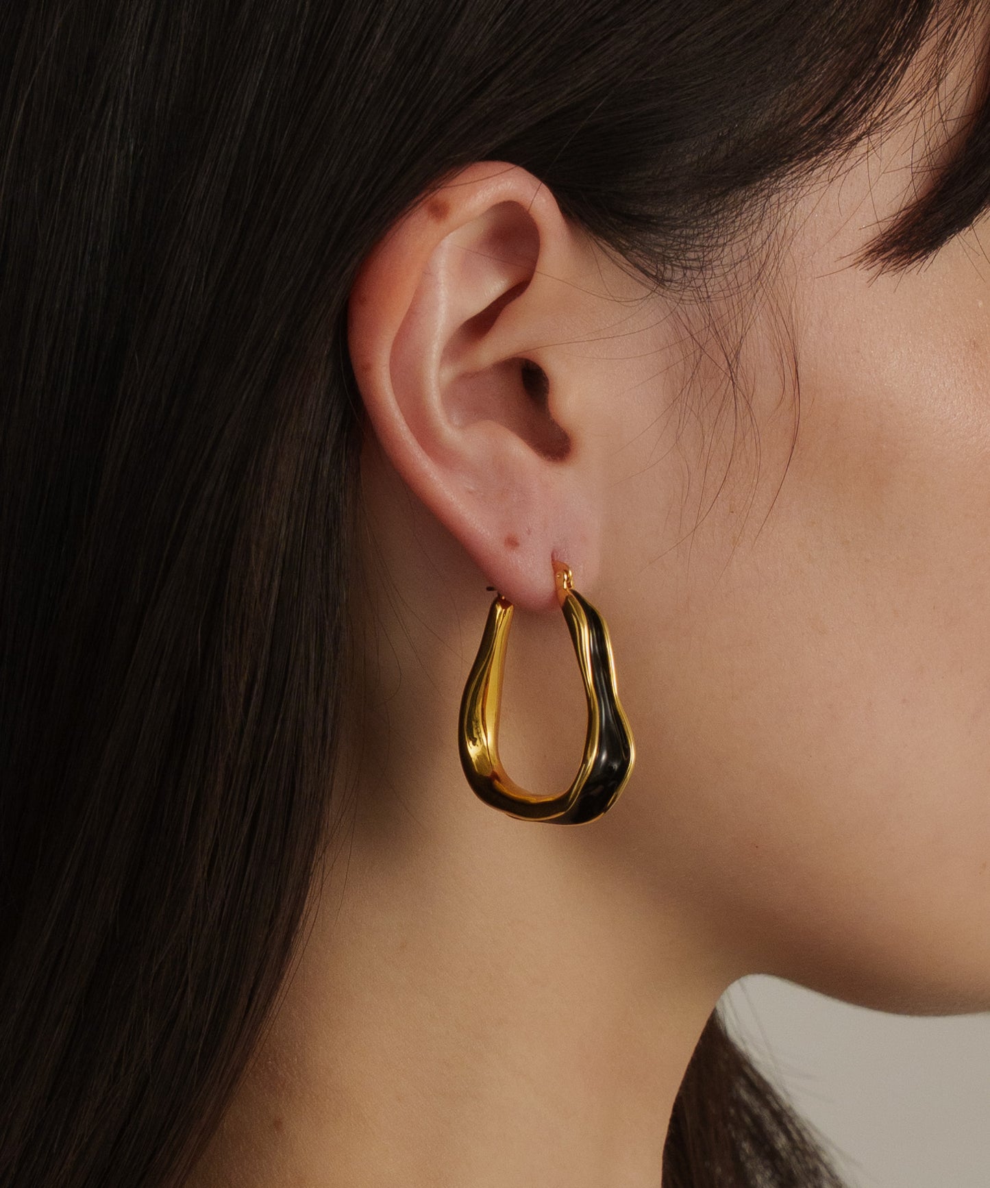 カラーラインワープドピアス			【Gold×Black】