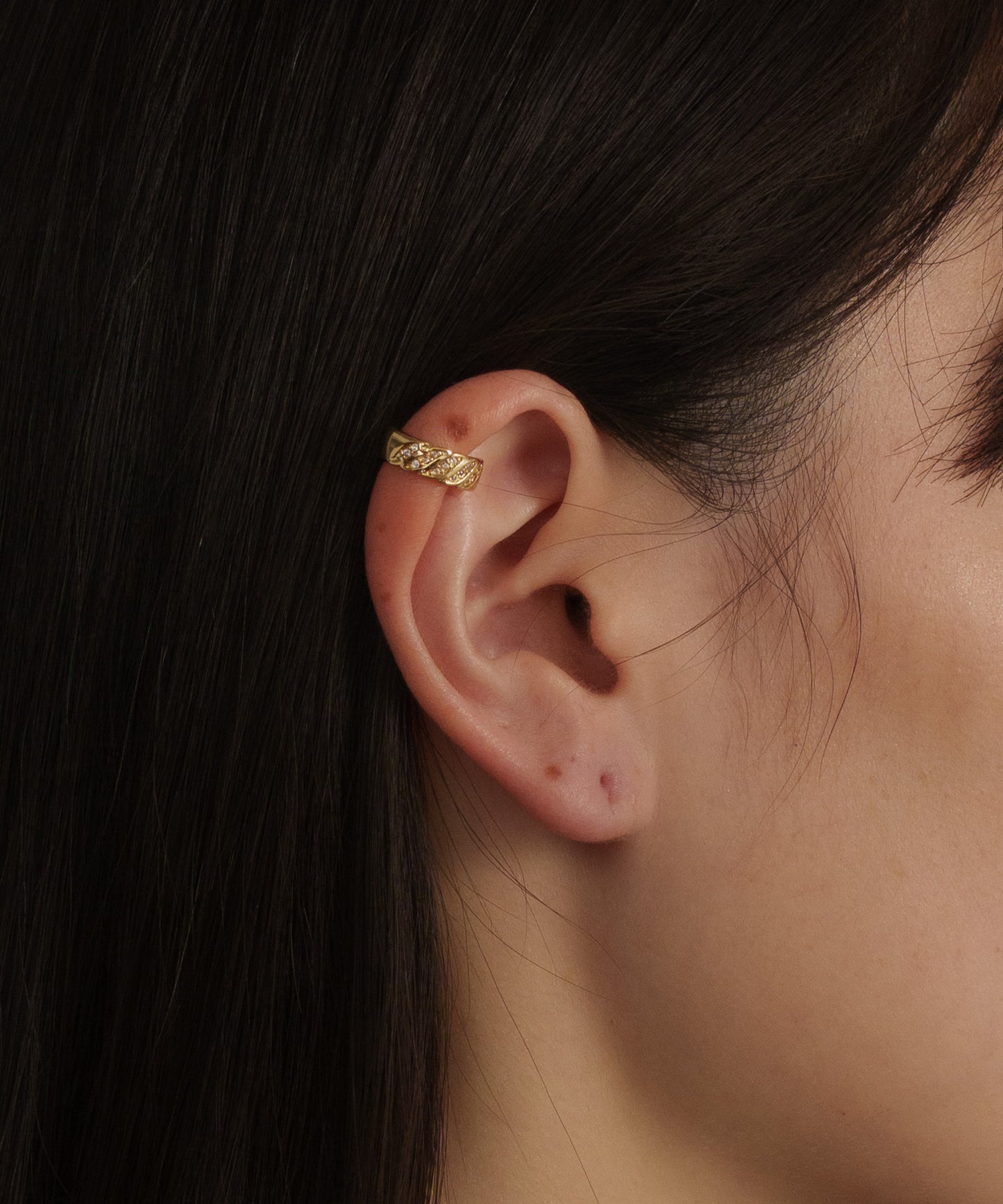 スランテッドラインストーンイヤーカフ【Gold】