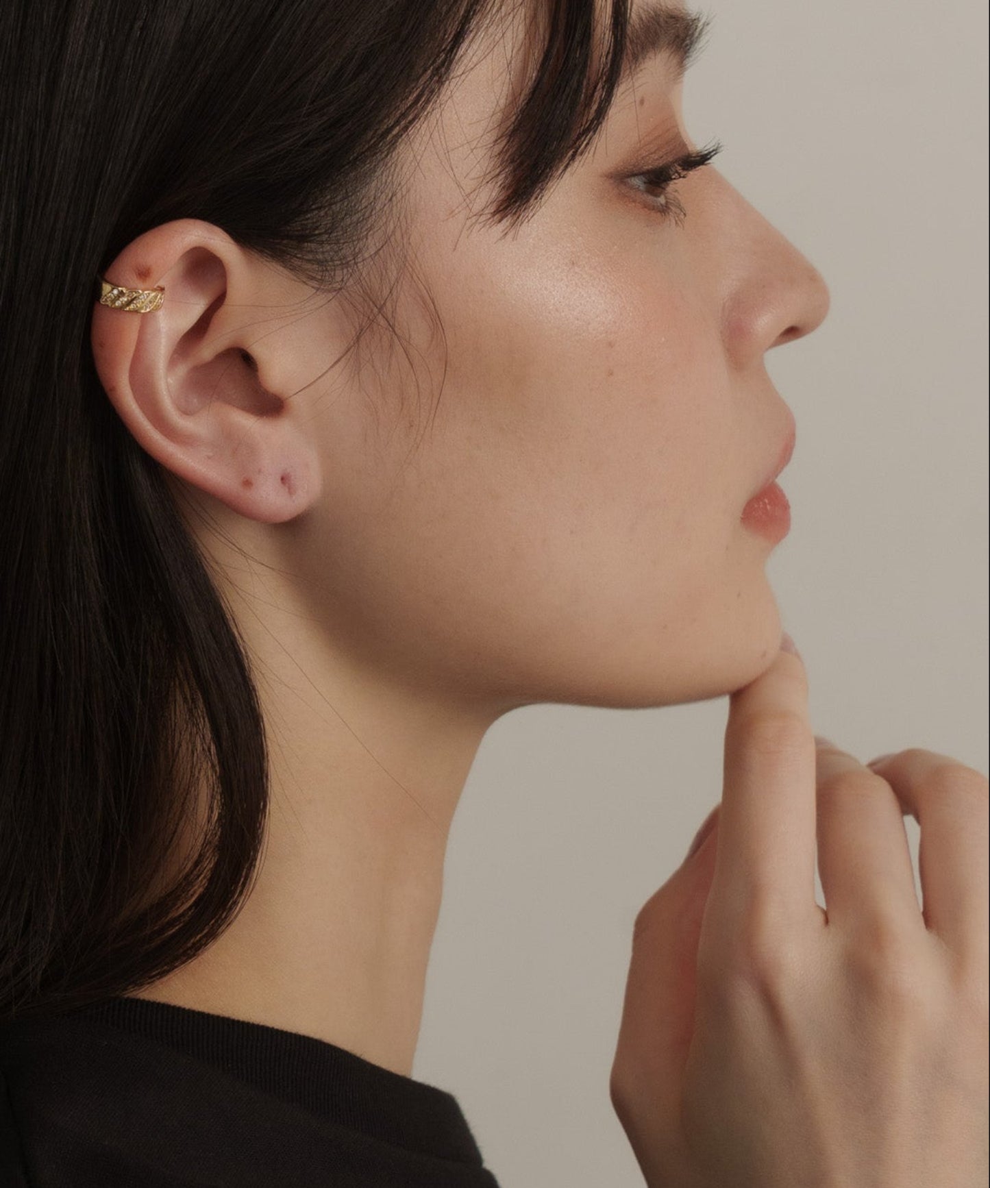 スランテッドラインストーンイヤーカフ【Gold】