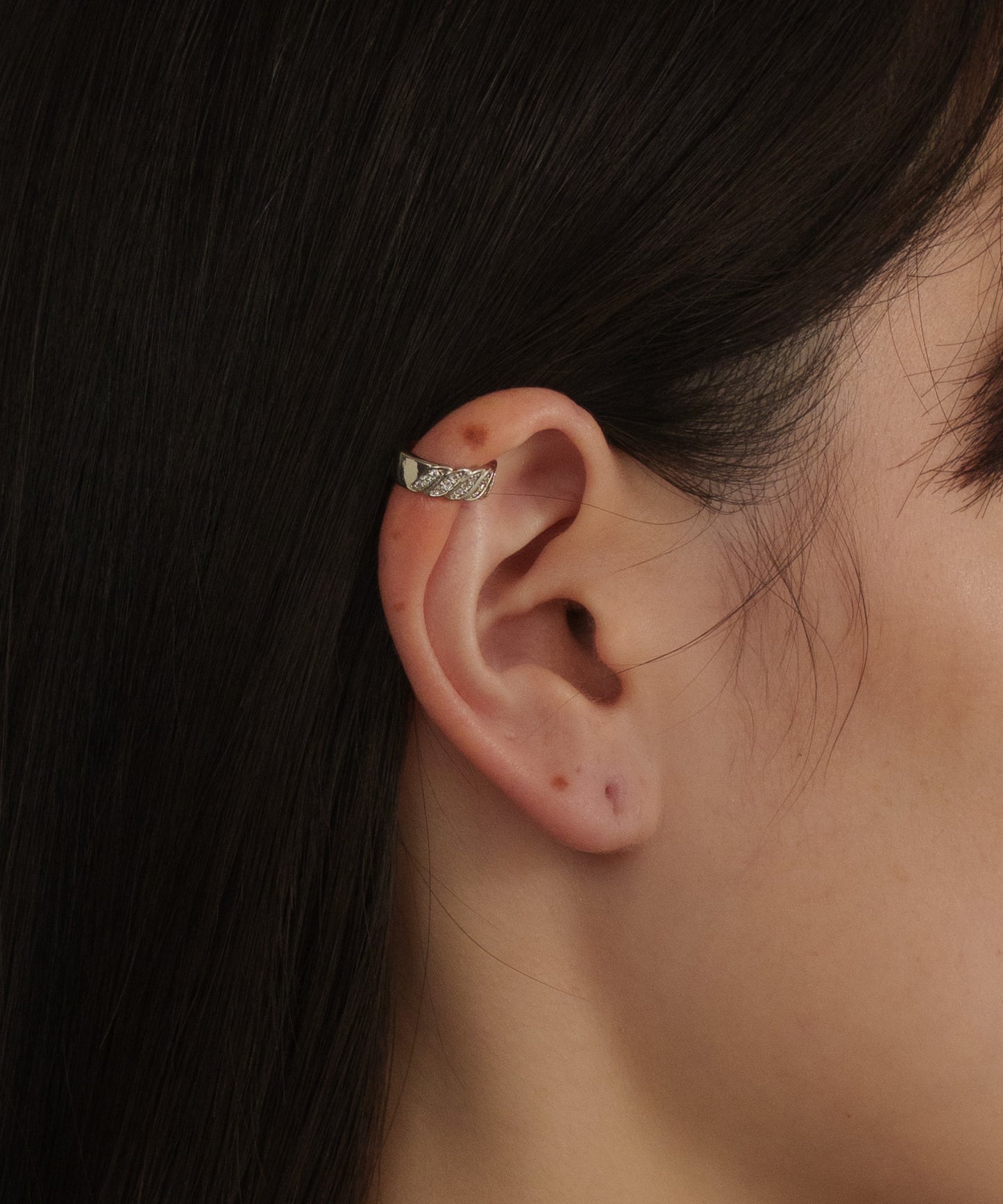 スランテッドラインストーンイヤーカフ【Silver】