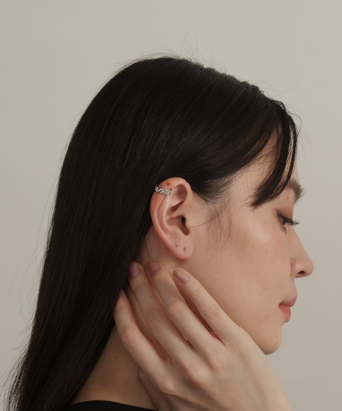 スランテッドラインストーンイヤーカフ【Silver】