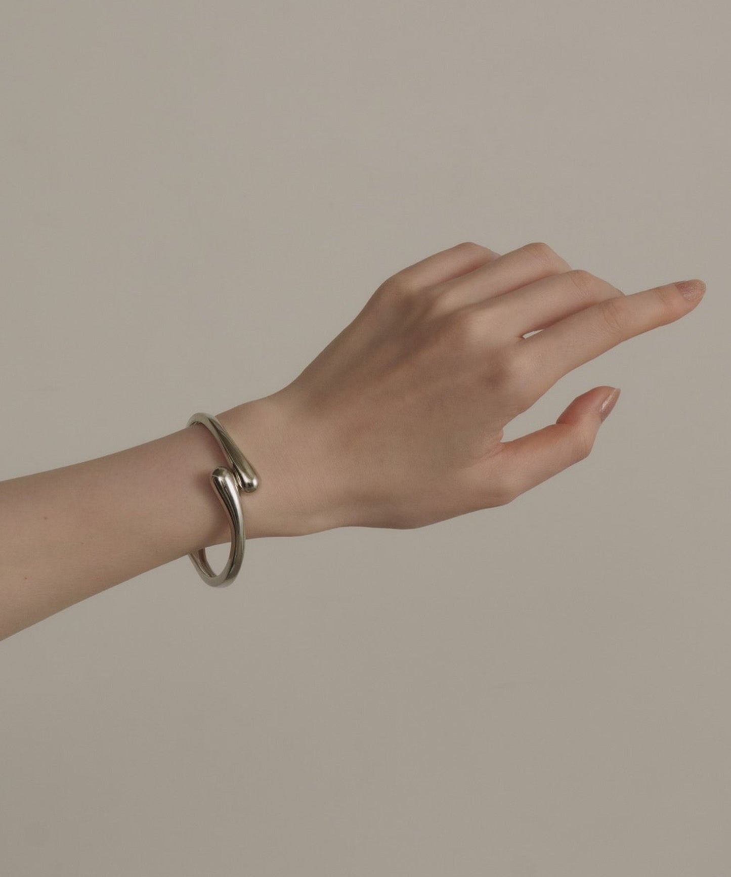 ホールドリストバングル【Silver】