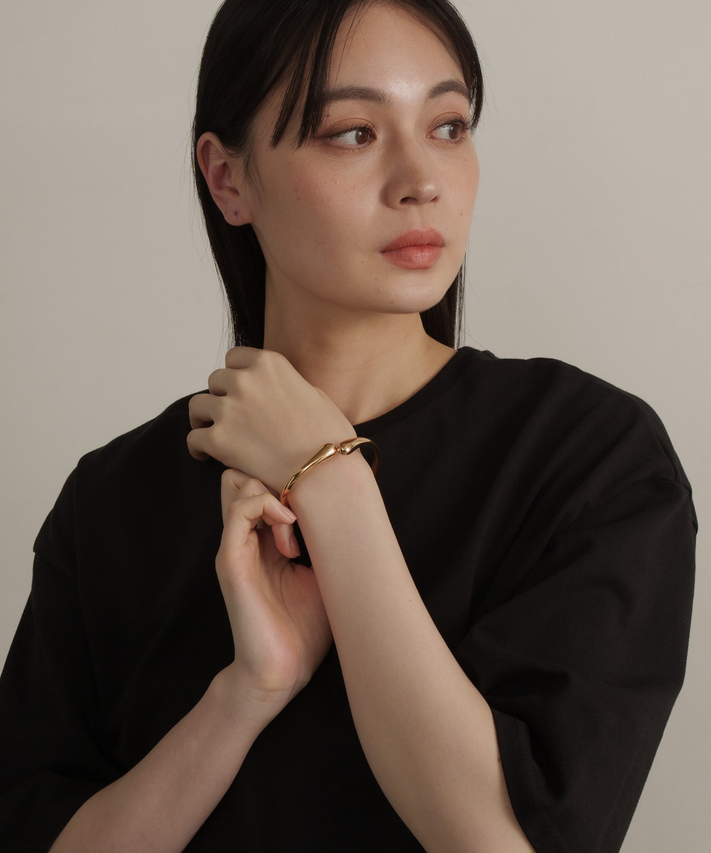 ホールドリストバングル【Gold】