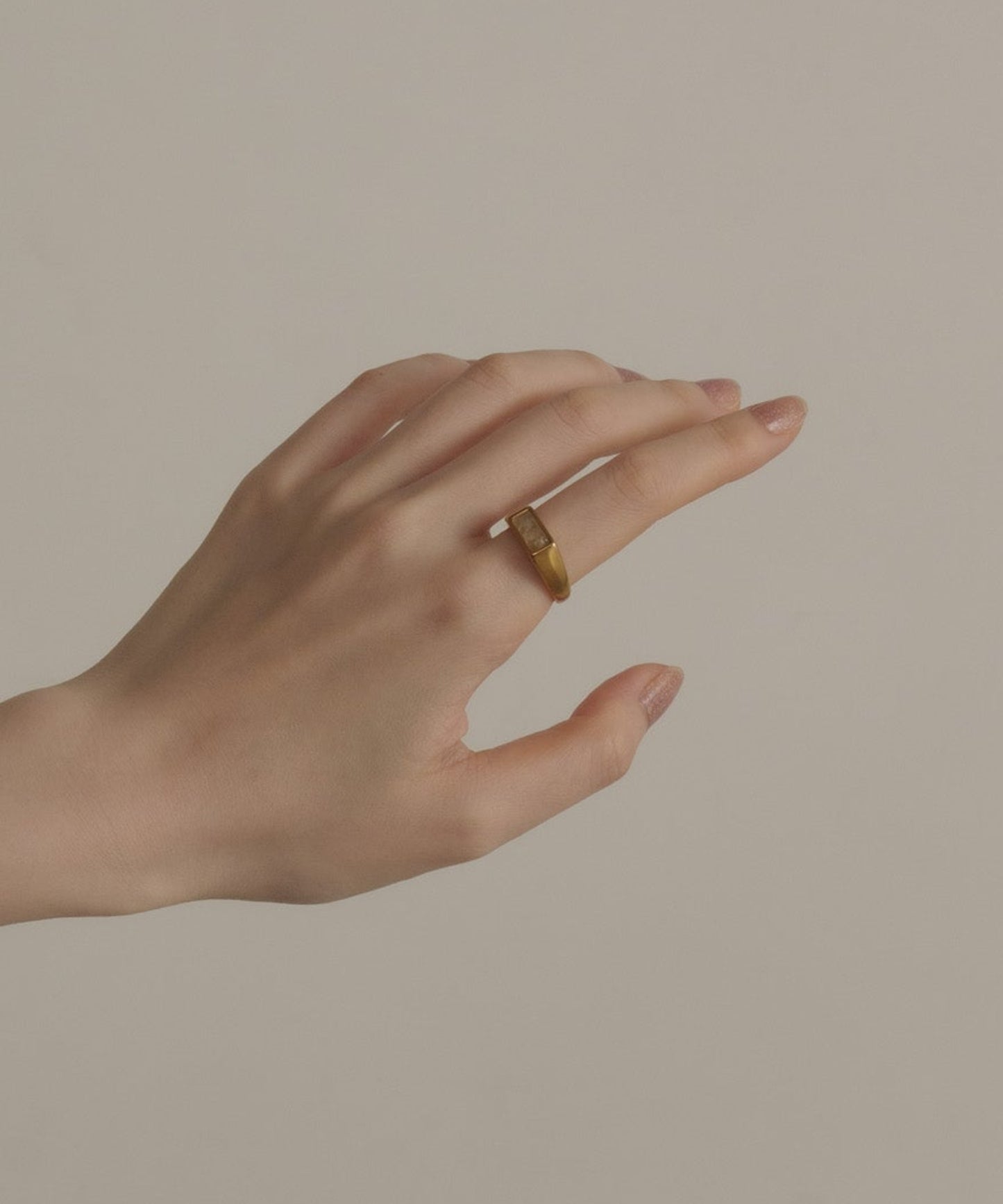 レクタングルストーンリング【Gold×Clear】