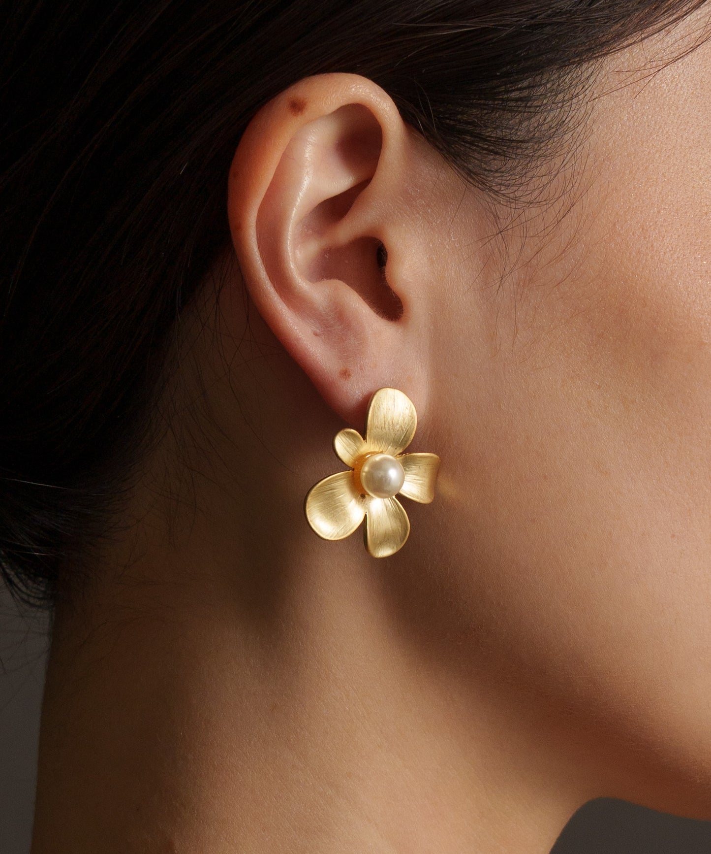 フラワーパールライクピアス【Gold】