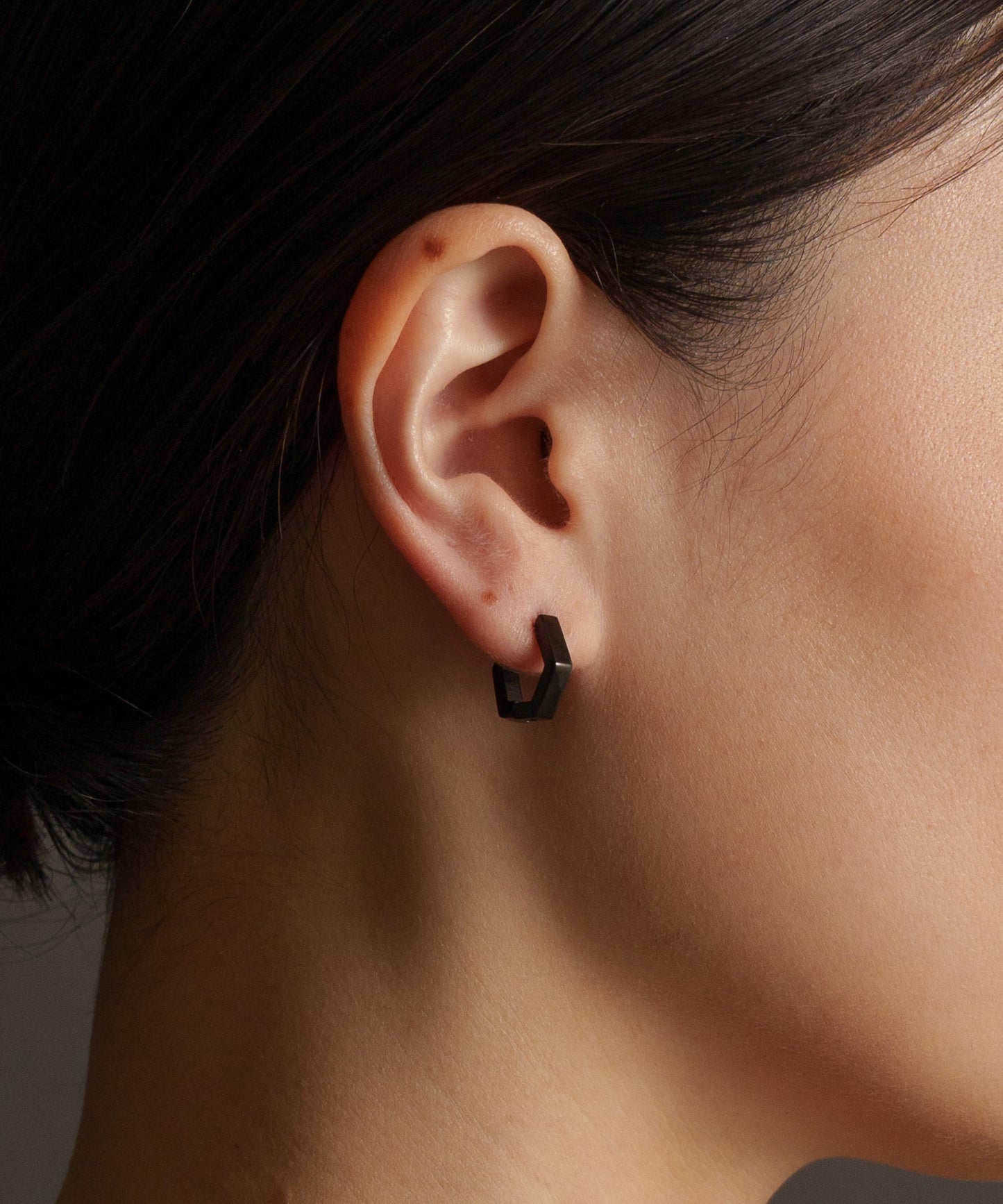 アンギュラーピアス【Black】