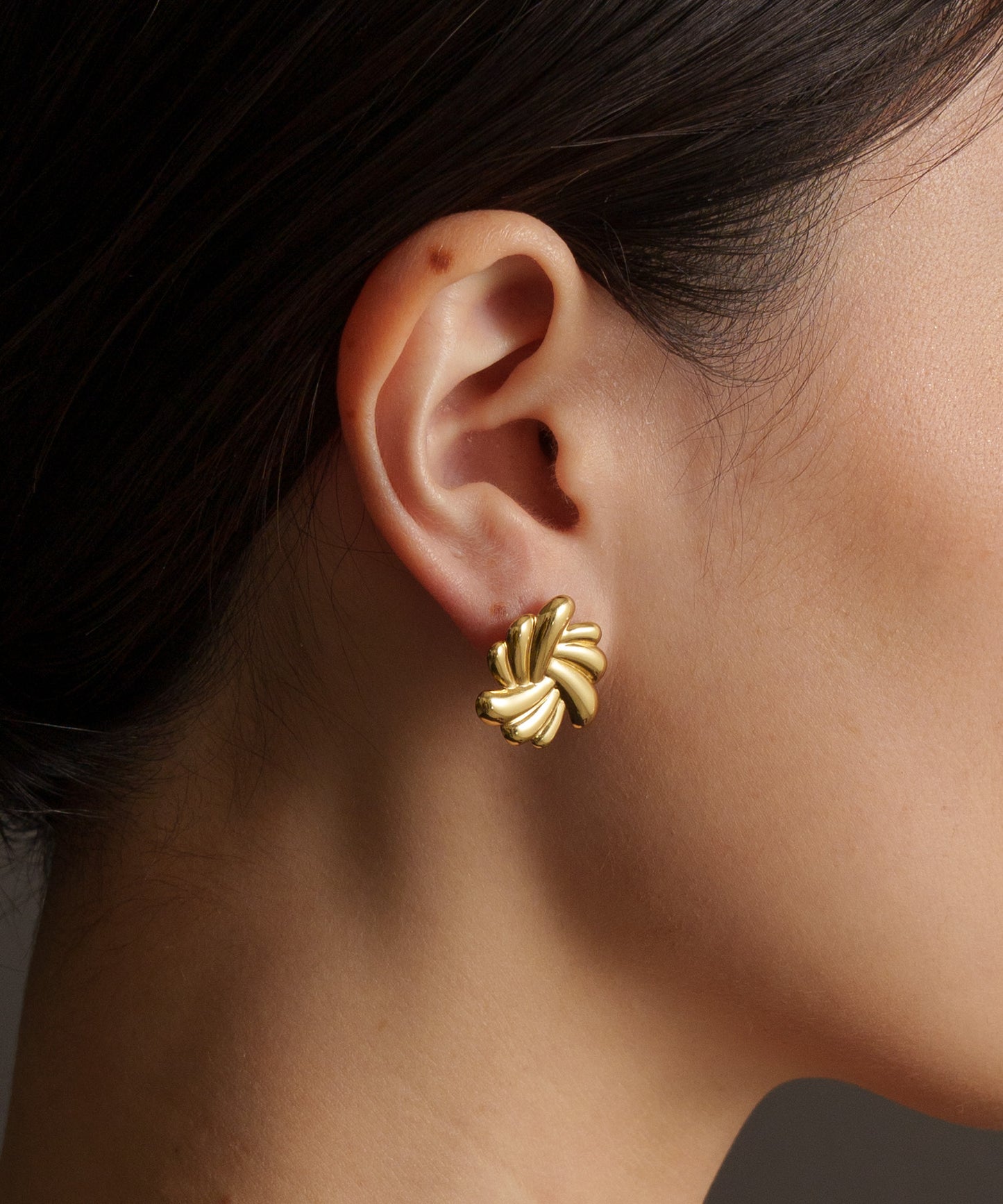 フラワーモチーフピアス【Gold】