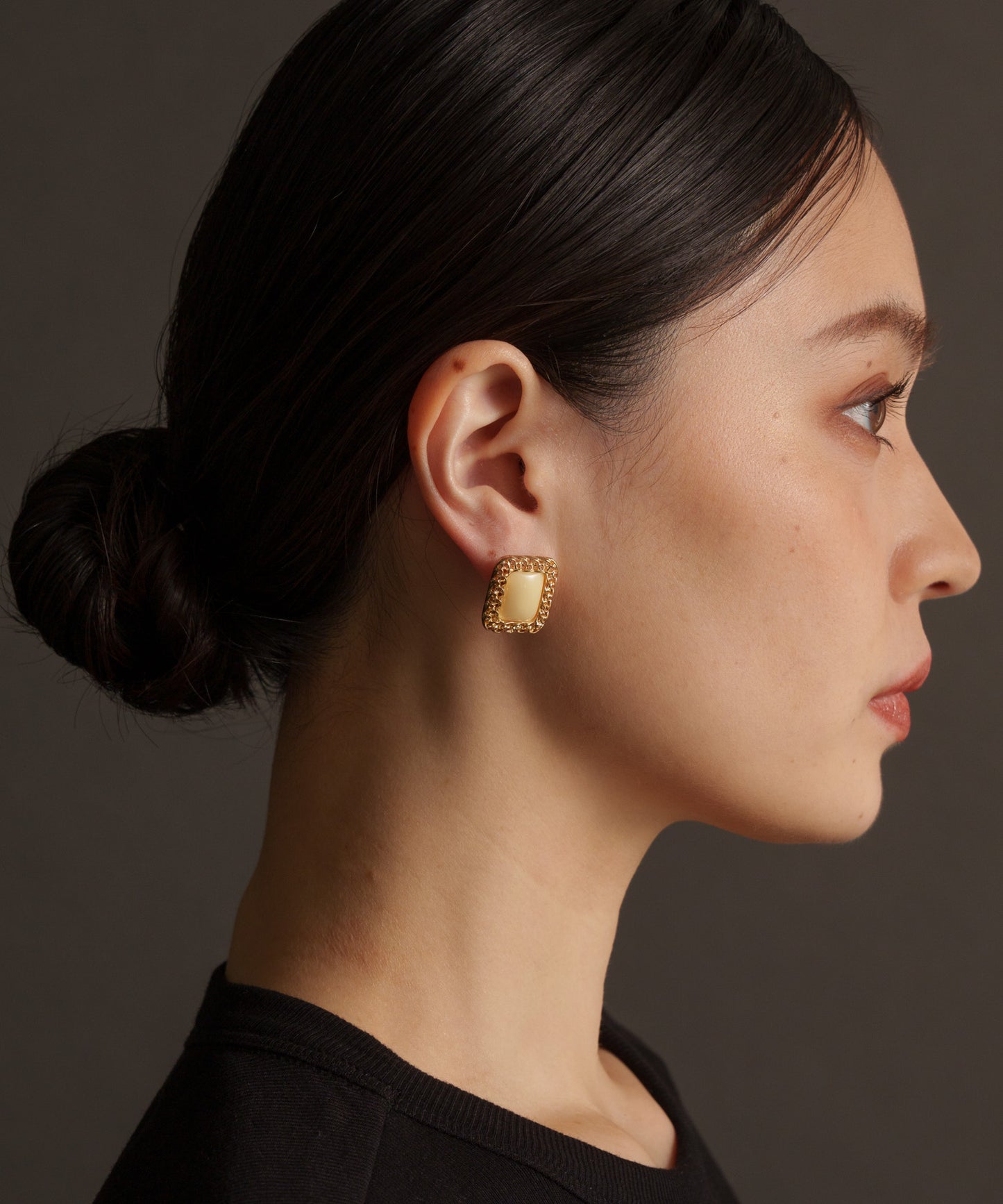 ヴィンテージスクエアストーンピアス【Ivory】