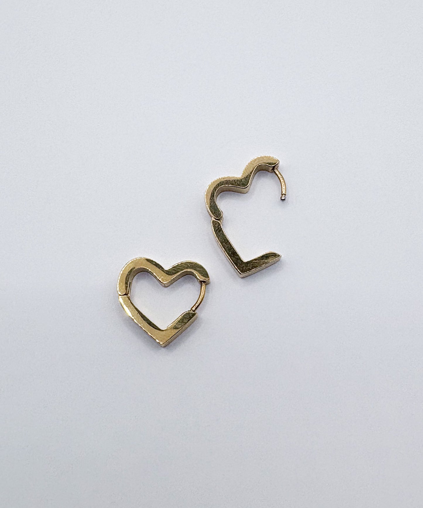 フラットハートピアス【Gold】