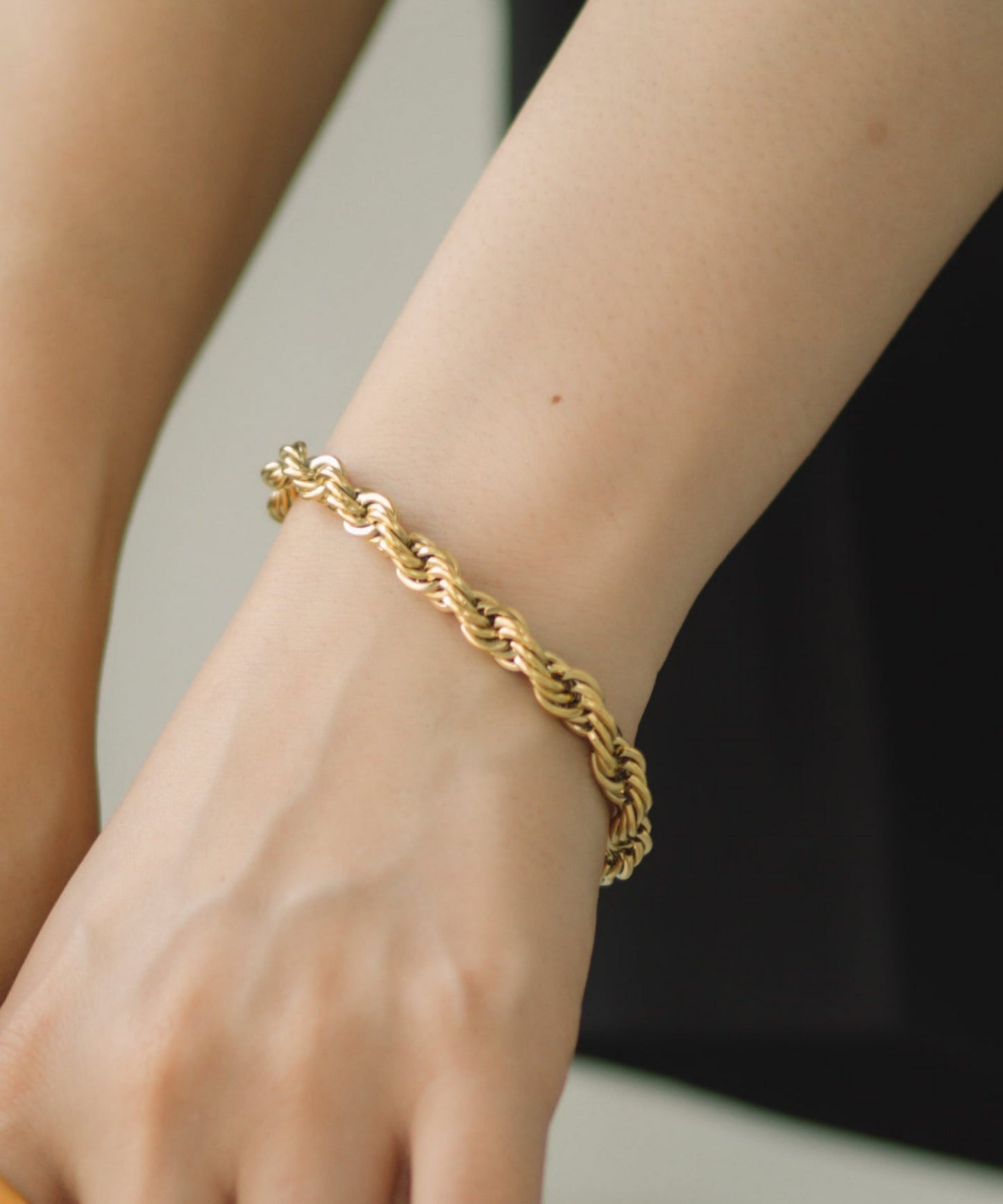 ツイストチェーンブレスレット【Gold】