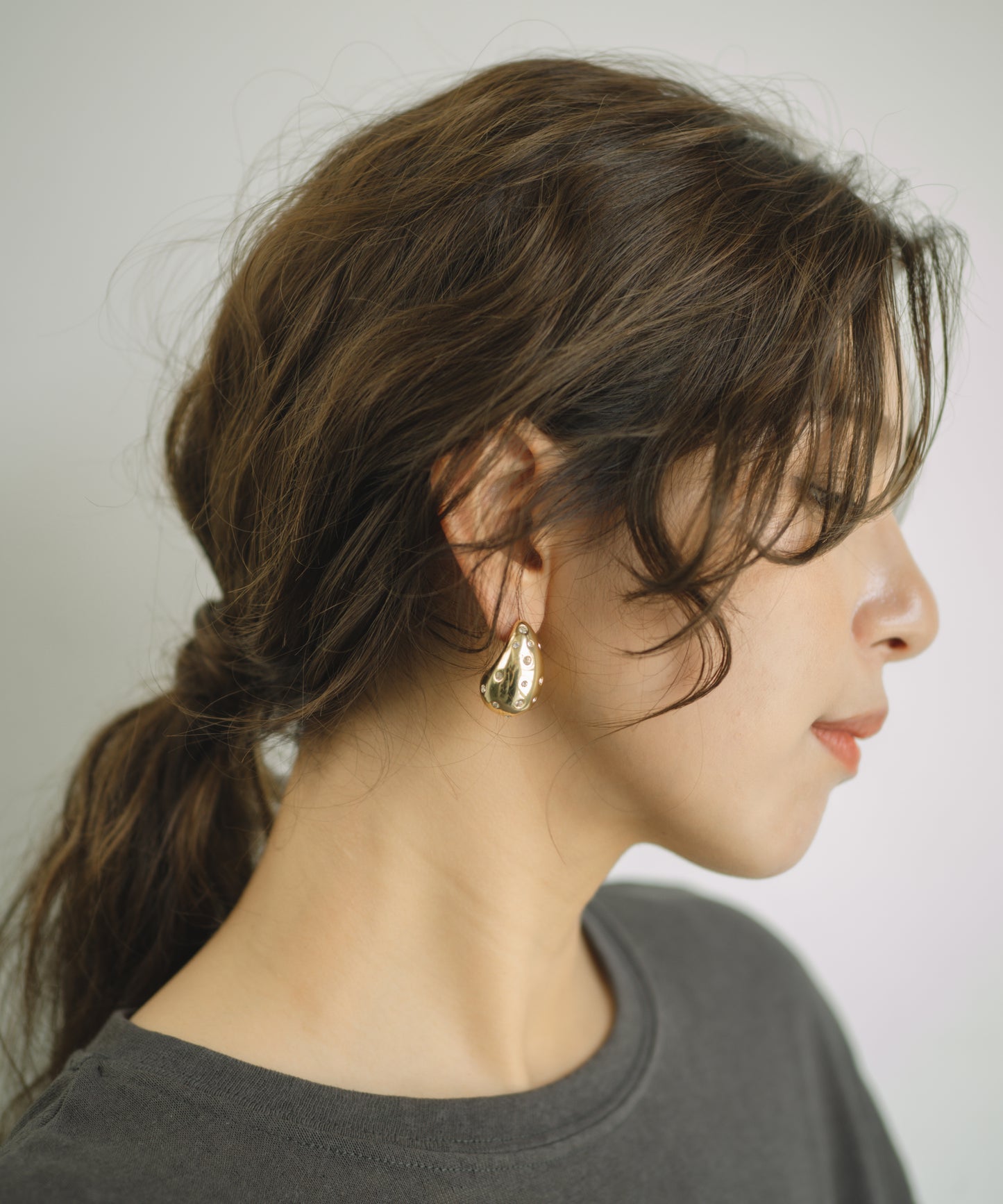 ストーンドットティアドロップピアス【Gold】